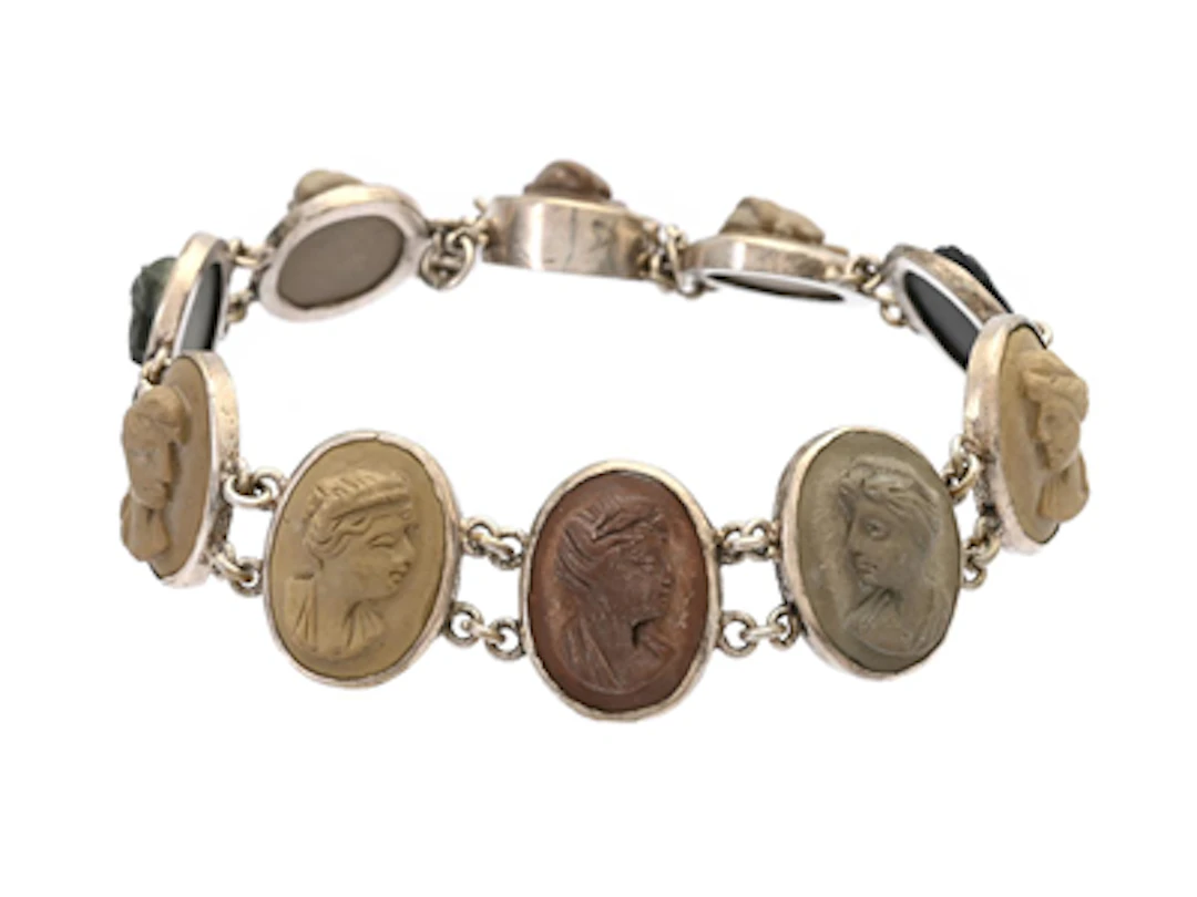 ARMBAND