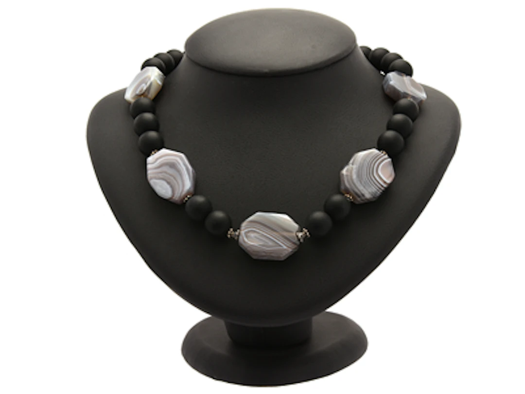 COLLIER