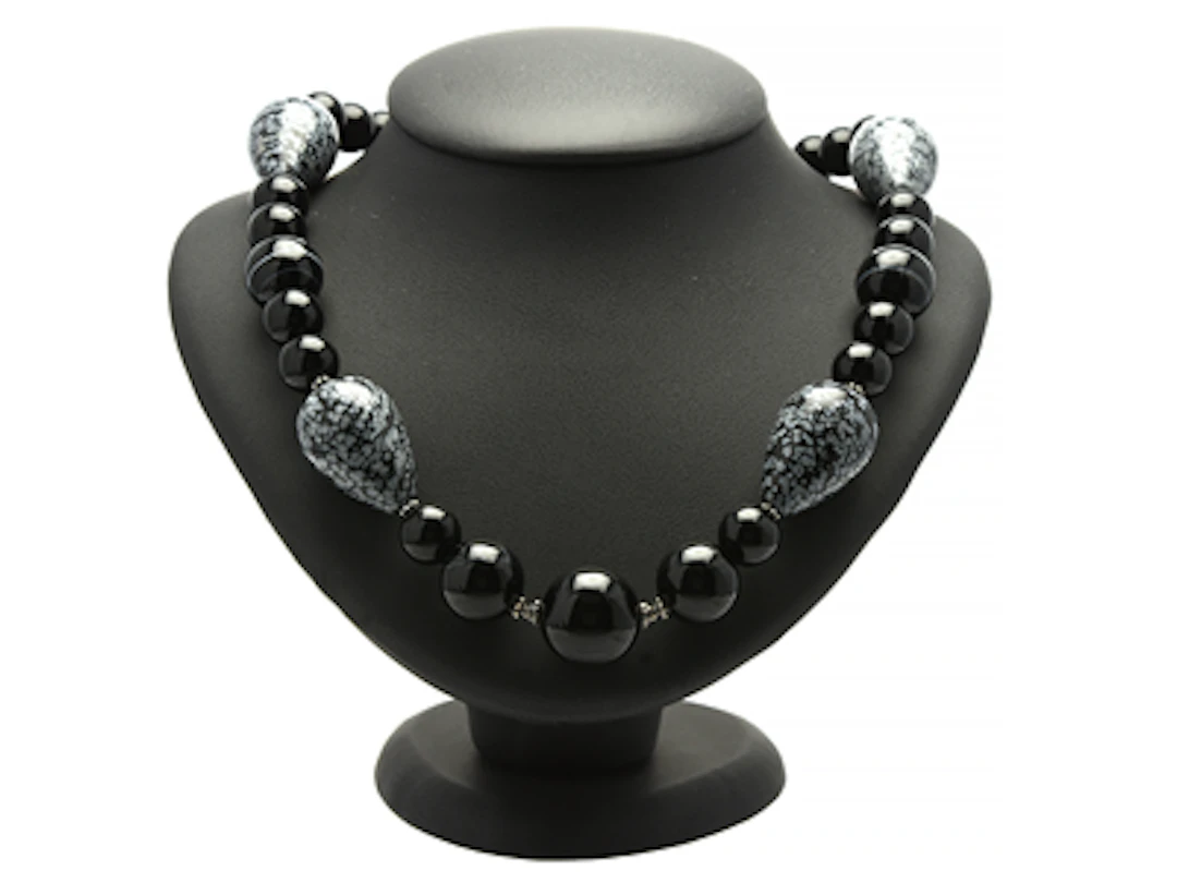 COLLIER
