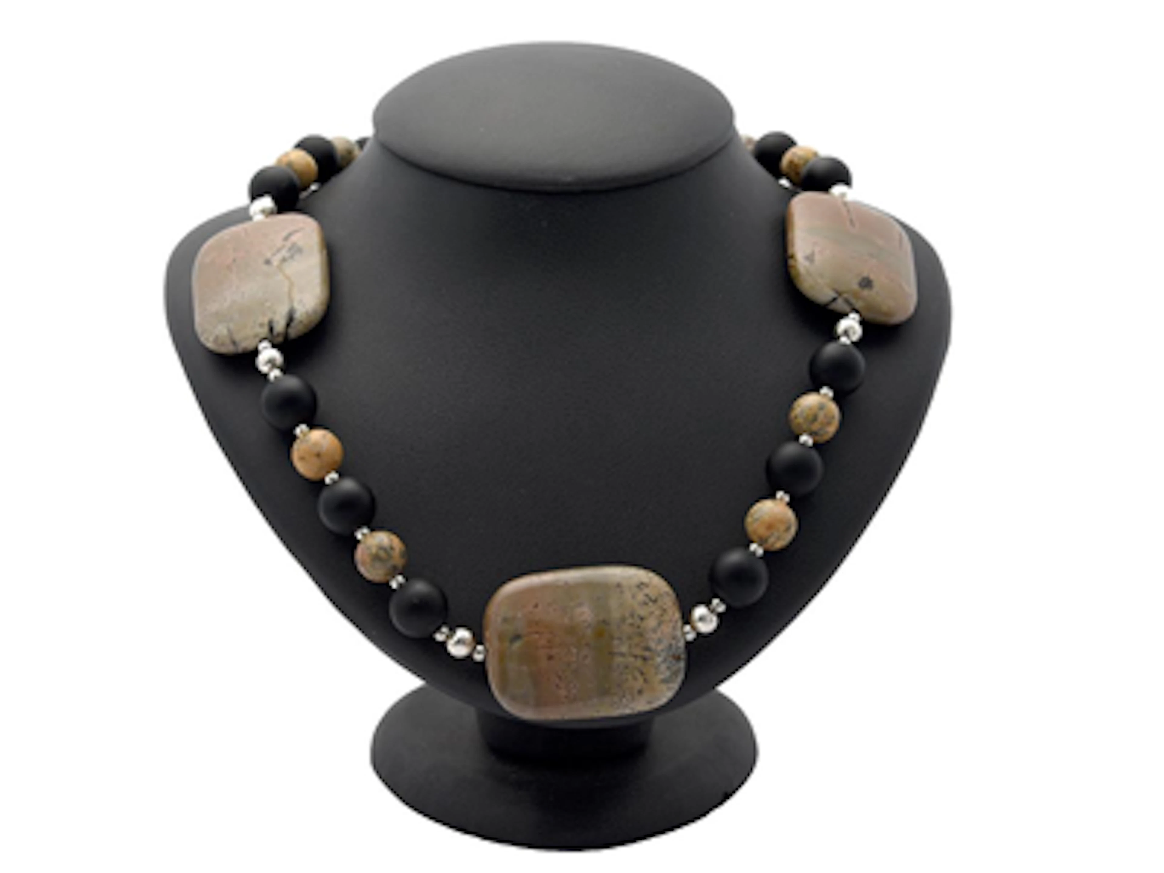 COLLIER