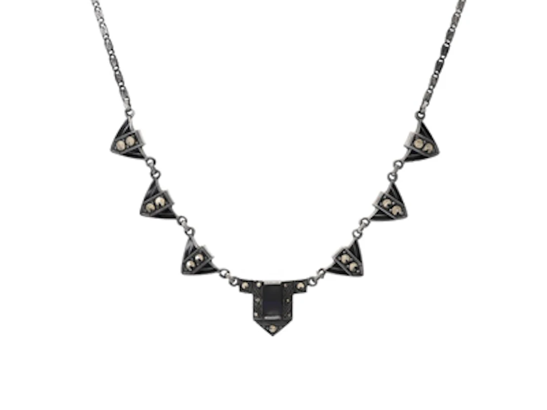 COLLIER