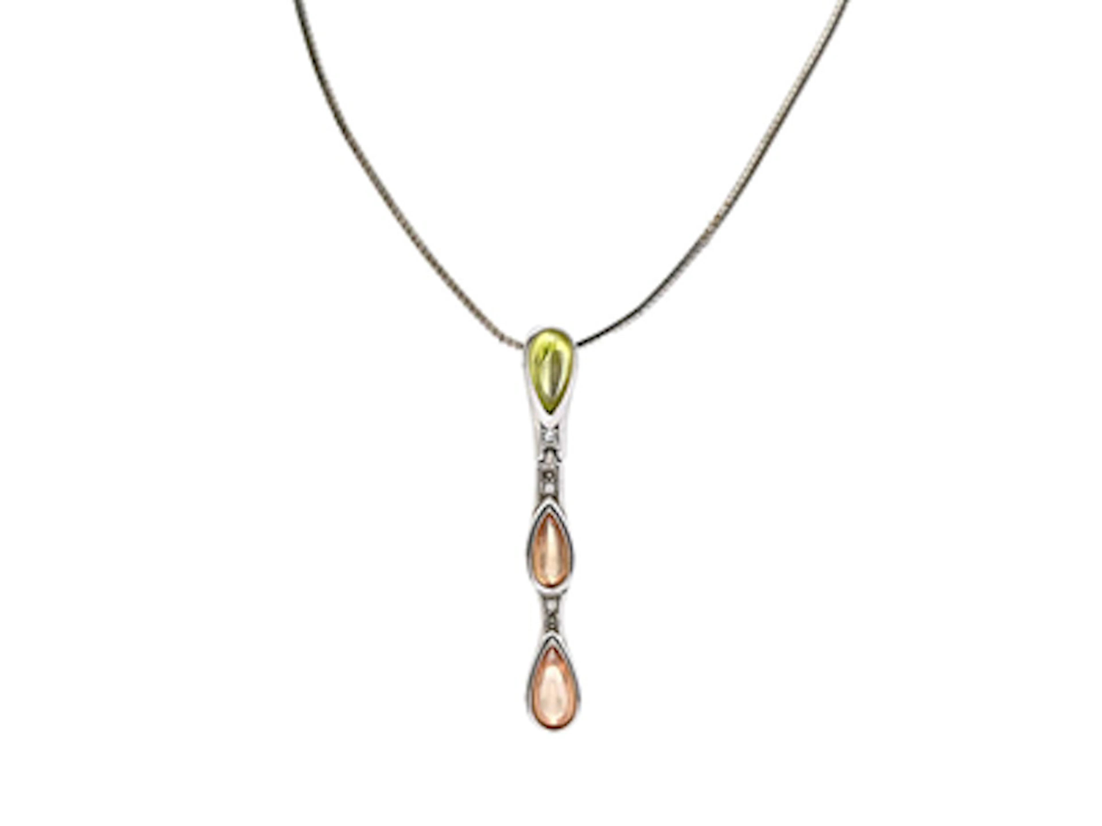 COLLIER, NINA RICCI