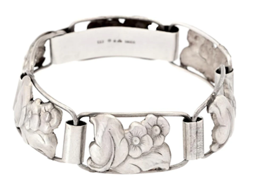 ARMBAND