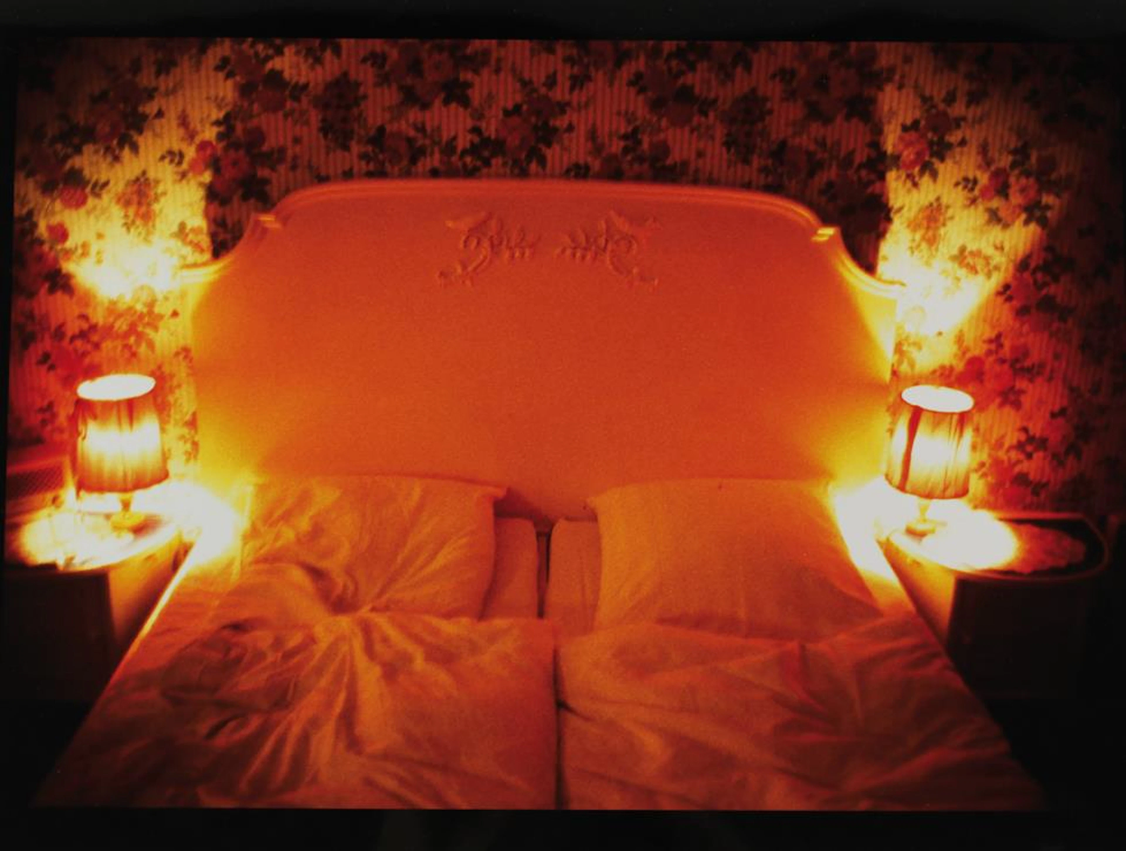Goldin, Nan (Washington 1953). Honeymoon suite