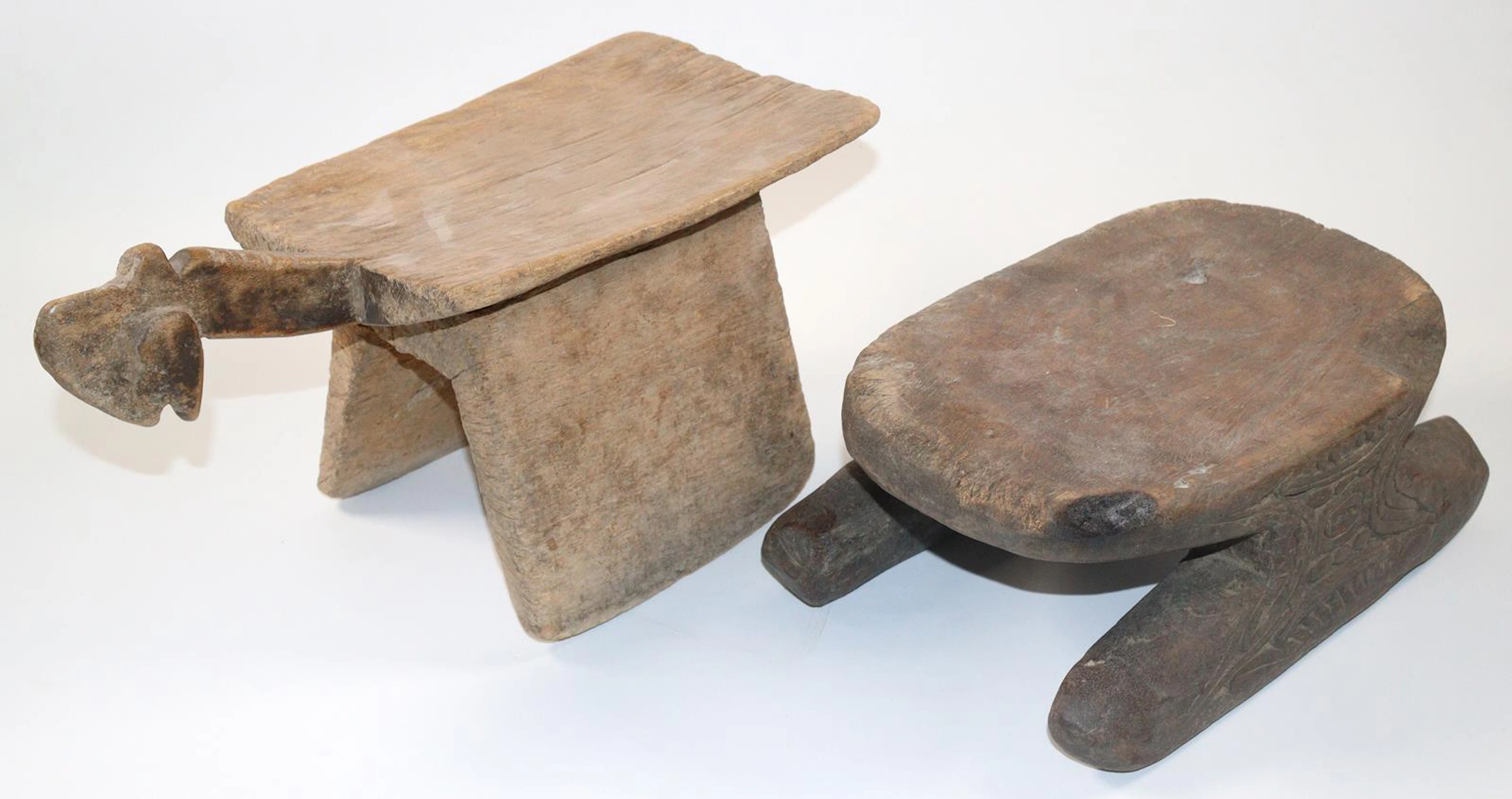 Zwei Kopfstützen Holz geschnitzt u