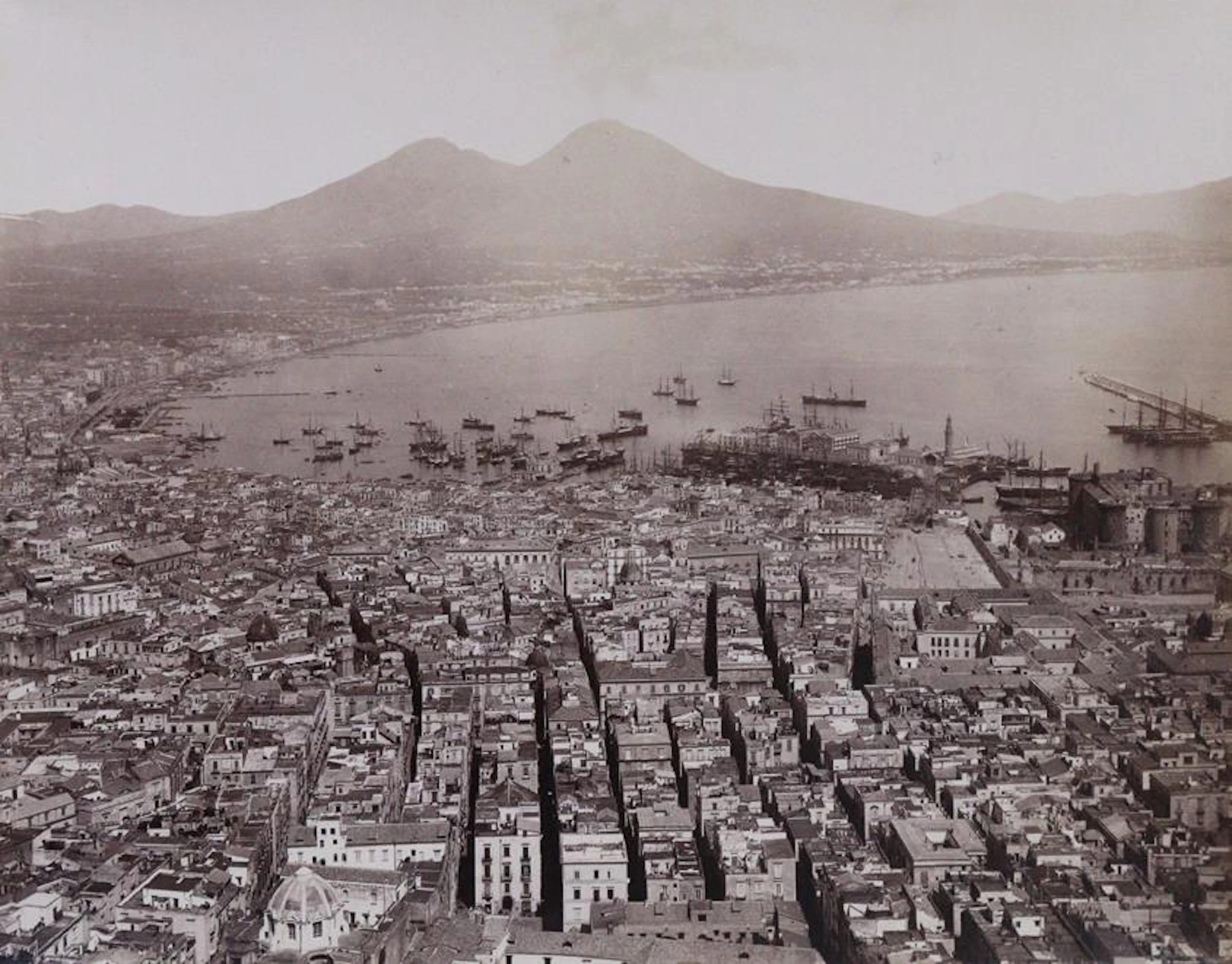 Sommer, Giorgio (1834-1914). Photoalbum (Deckeltitel "Napoli"). 43