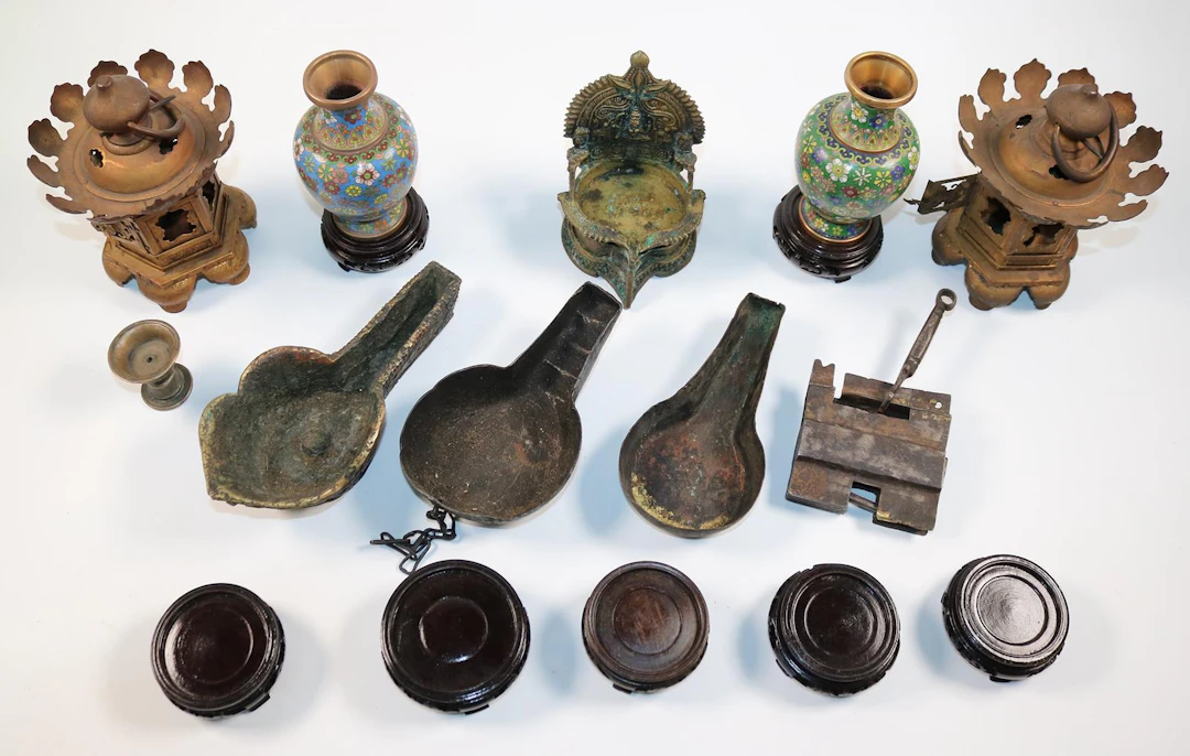 Sammlung Asiatika. Drei rituelle Schöpfkellen