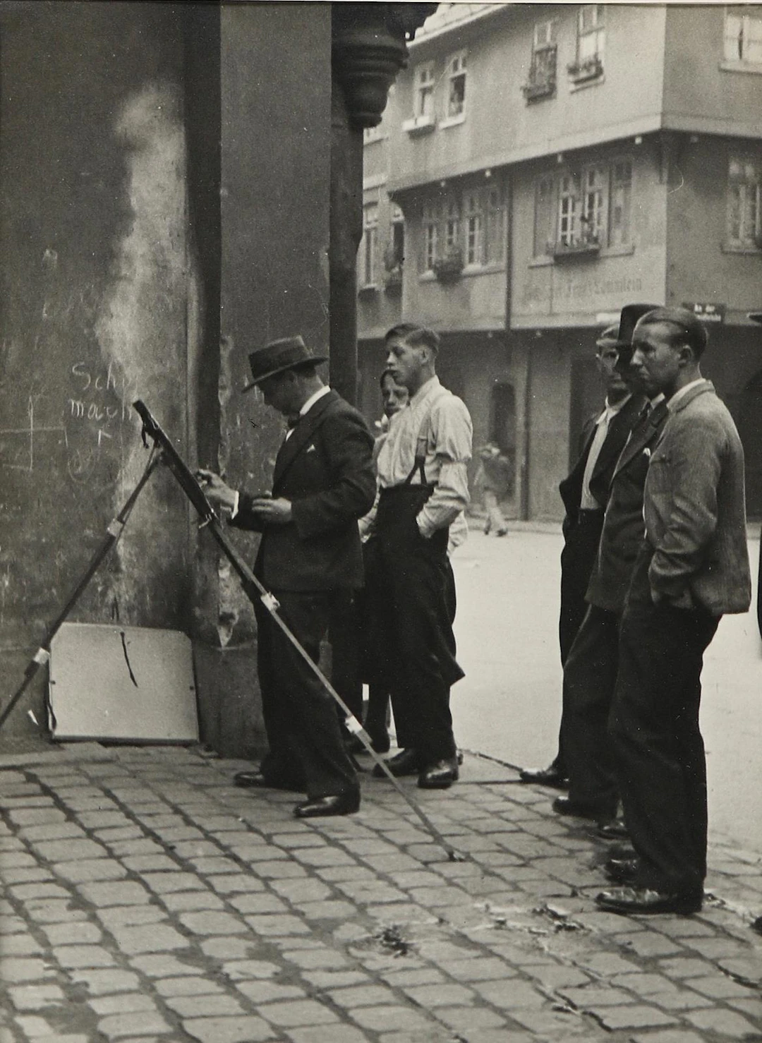 Wolff, Paul (1887 Mülhausen - Frankfurt a.M. 1951). Straßenmaler mit