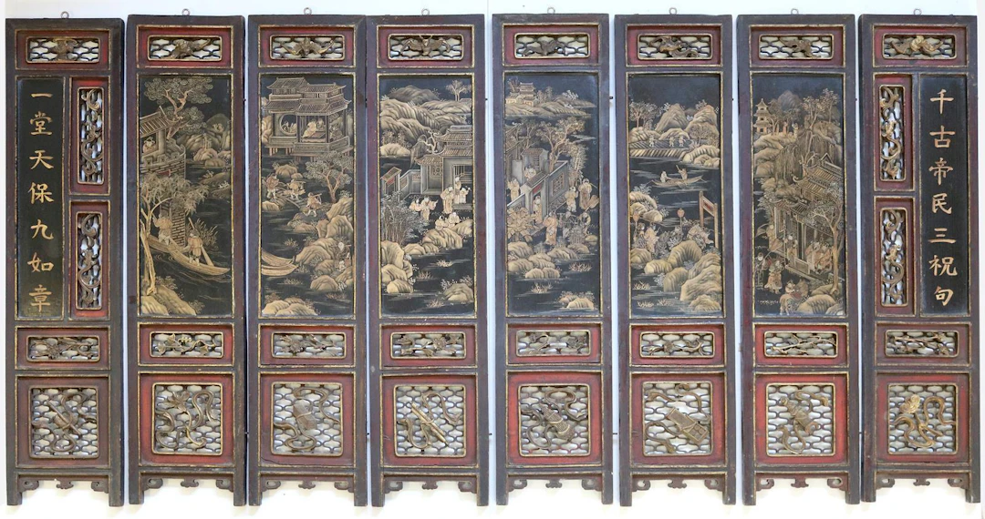 Paravent, China. 8 Segmente eines Paravents. Mit Schnitzwerk u. tlws.