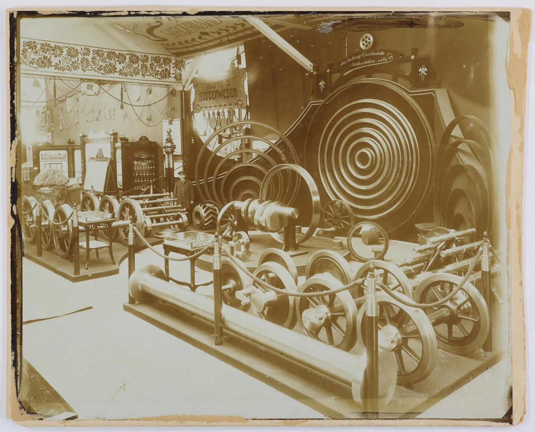 Eisenbahnräder. Photographie der Charlottenhütte anlässlich der Metallurgie
