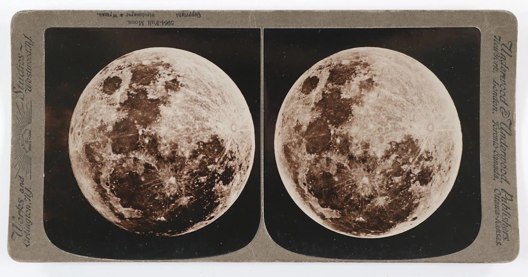 Stereoskopie. Vollmond. Albumindruck auf Karton
