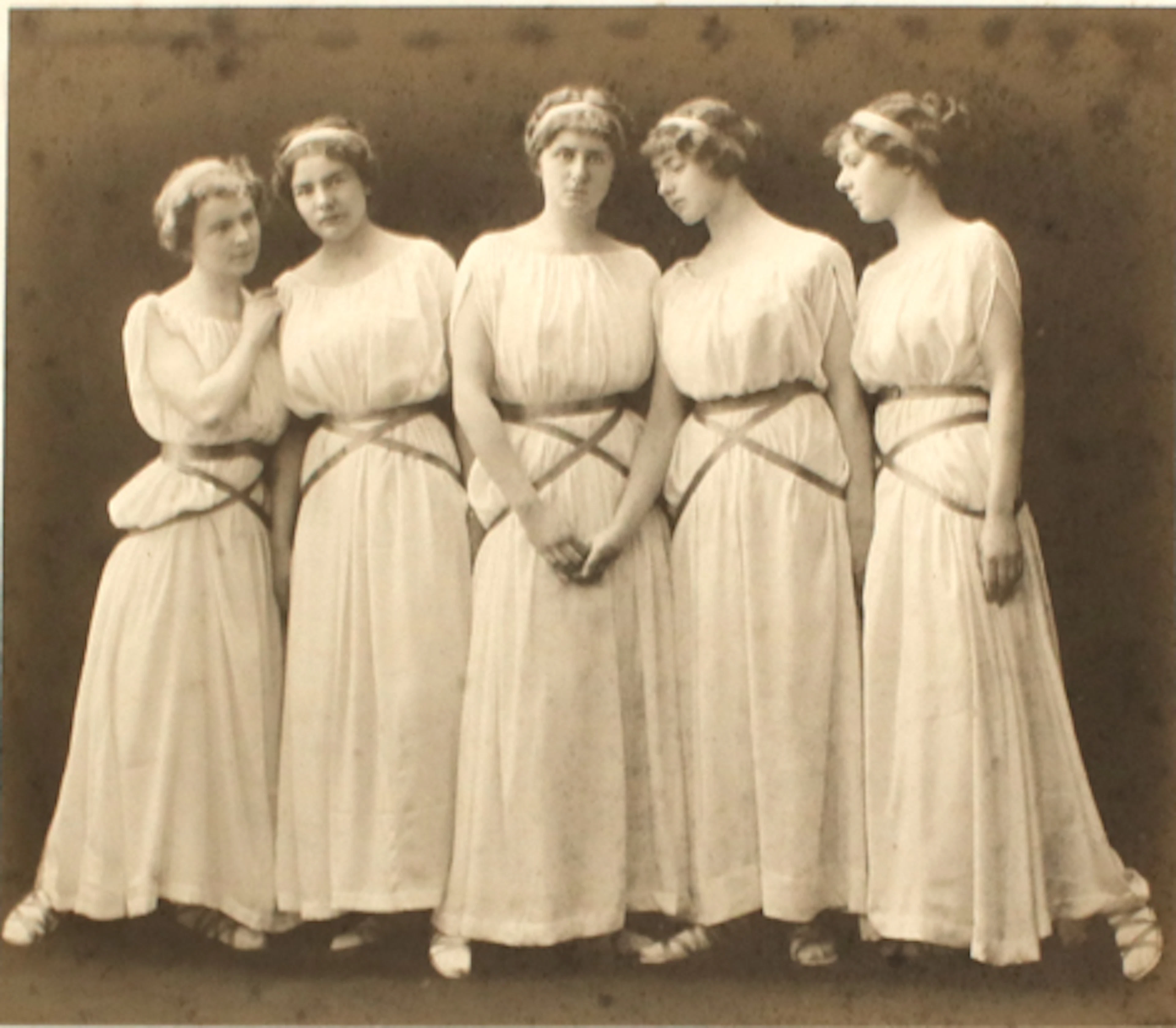 Andersen, Theodor (? - Stuttgart 1905). 5 Darstellerinnen in griechischen