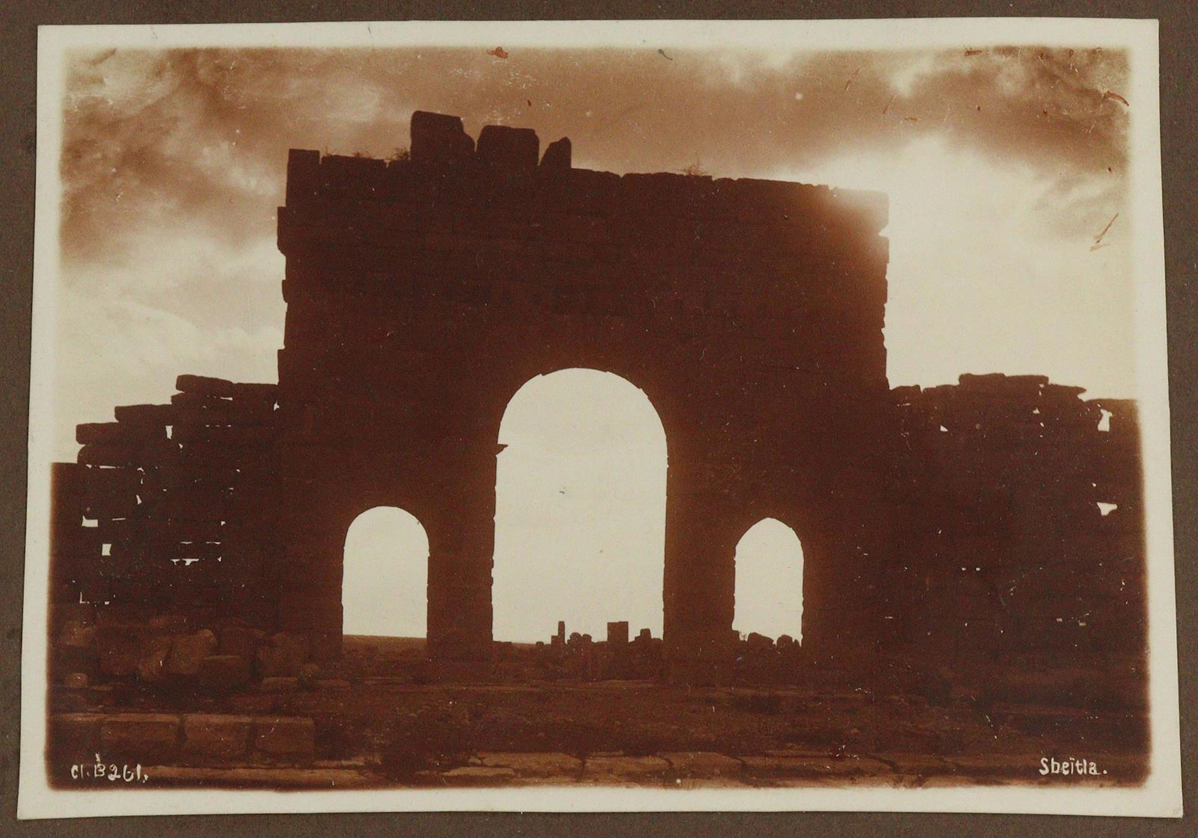 Beirut u. Baalbeck. 8 Photographien