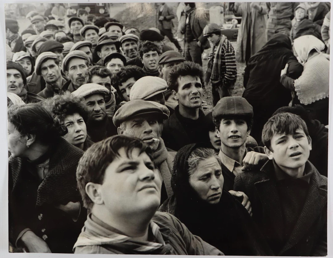 Dondero, Mario (1928 Mailand - 2015 Petritoli). Belice 1968. Silbergelatineabzüg