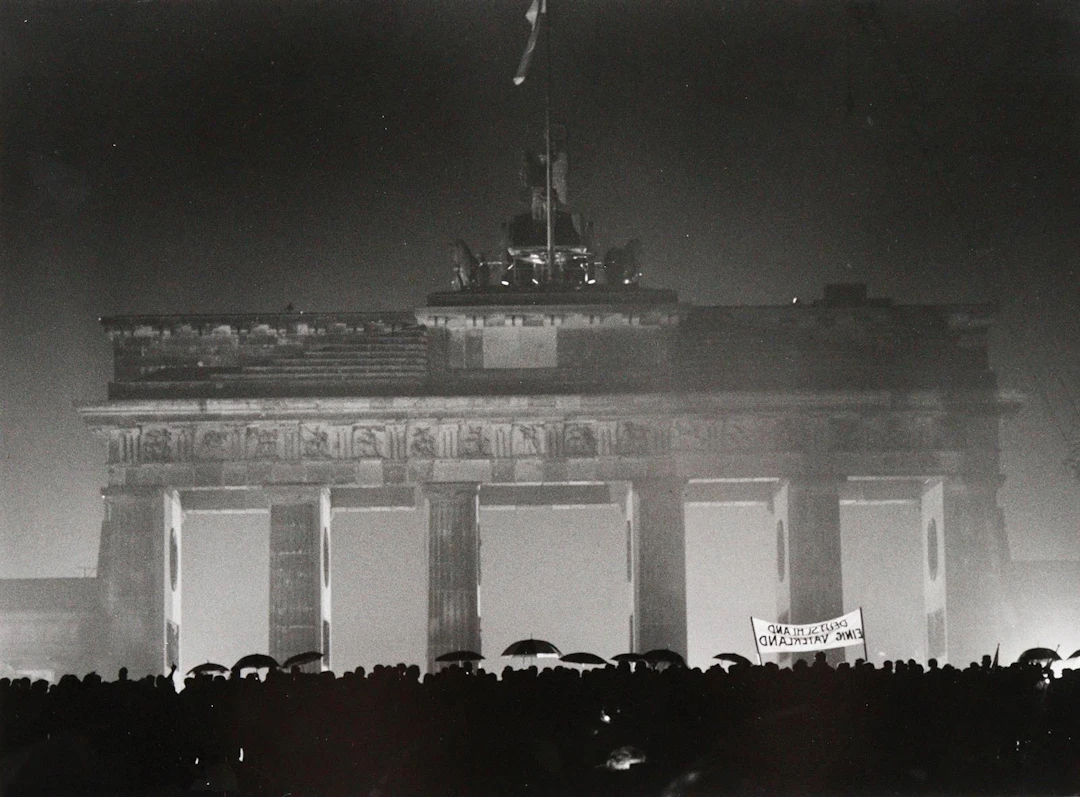 Klemm, Barbara (1939 Münster). Öffnung des Brandenburger Tors
