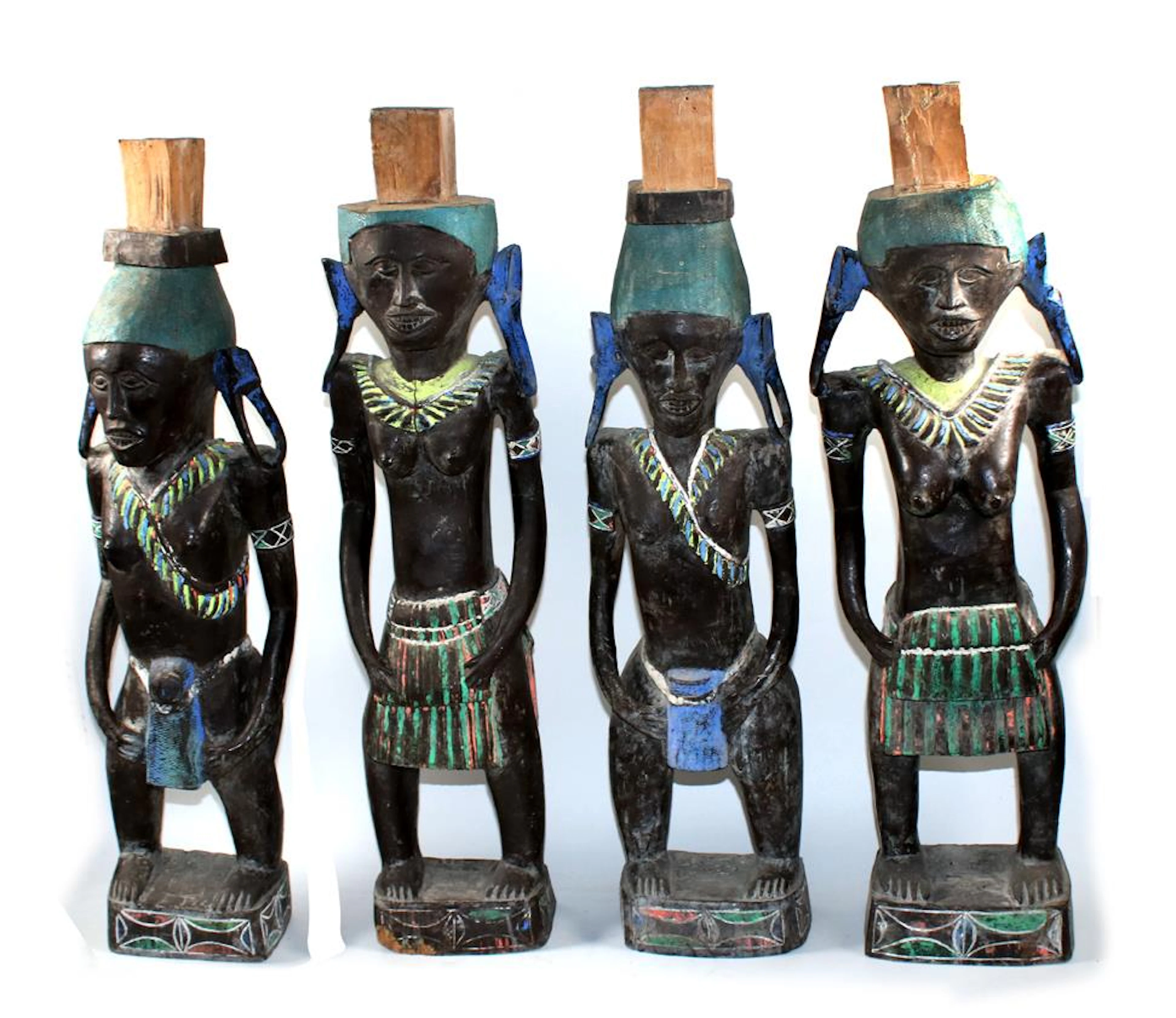 Yoruba Nigeria 4 Pfostenfiguren Holz geschnitzt mit Farbfassung