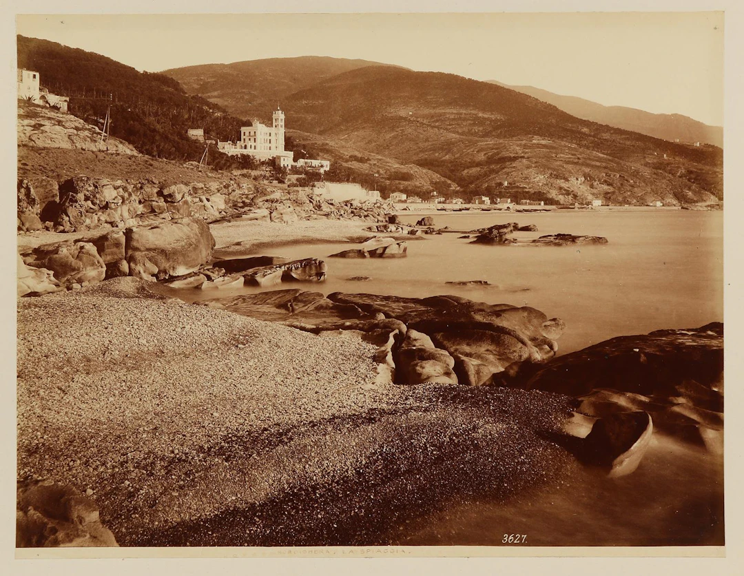 Bordighera. 6 Photographien. Ansichten u. Blick auf die Villa Garnier.