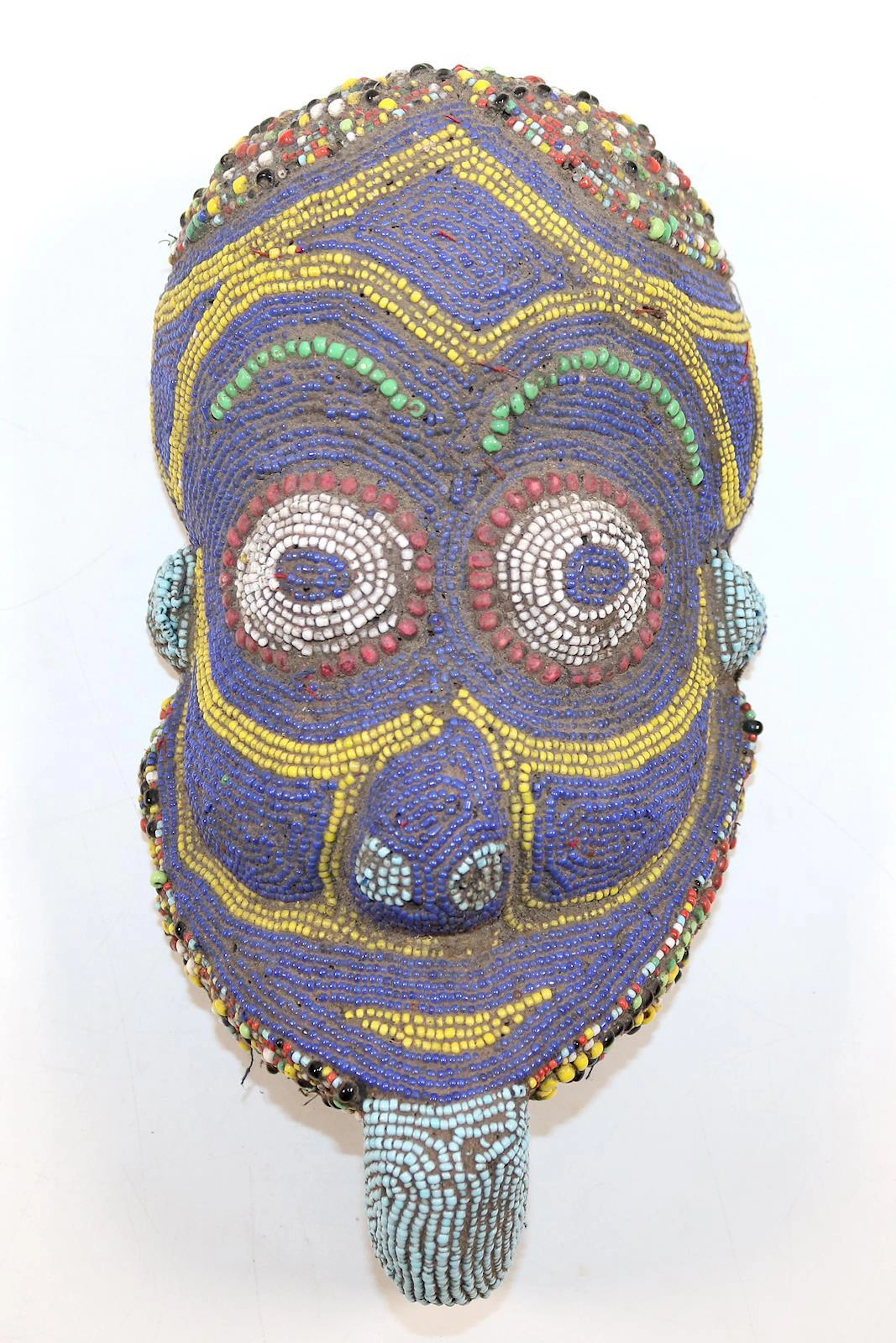 Bamileke Glasperlen- Maske. Kameruner Grasland. Männliche Maske mit prächtiger