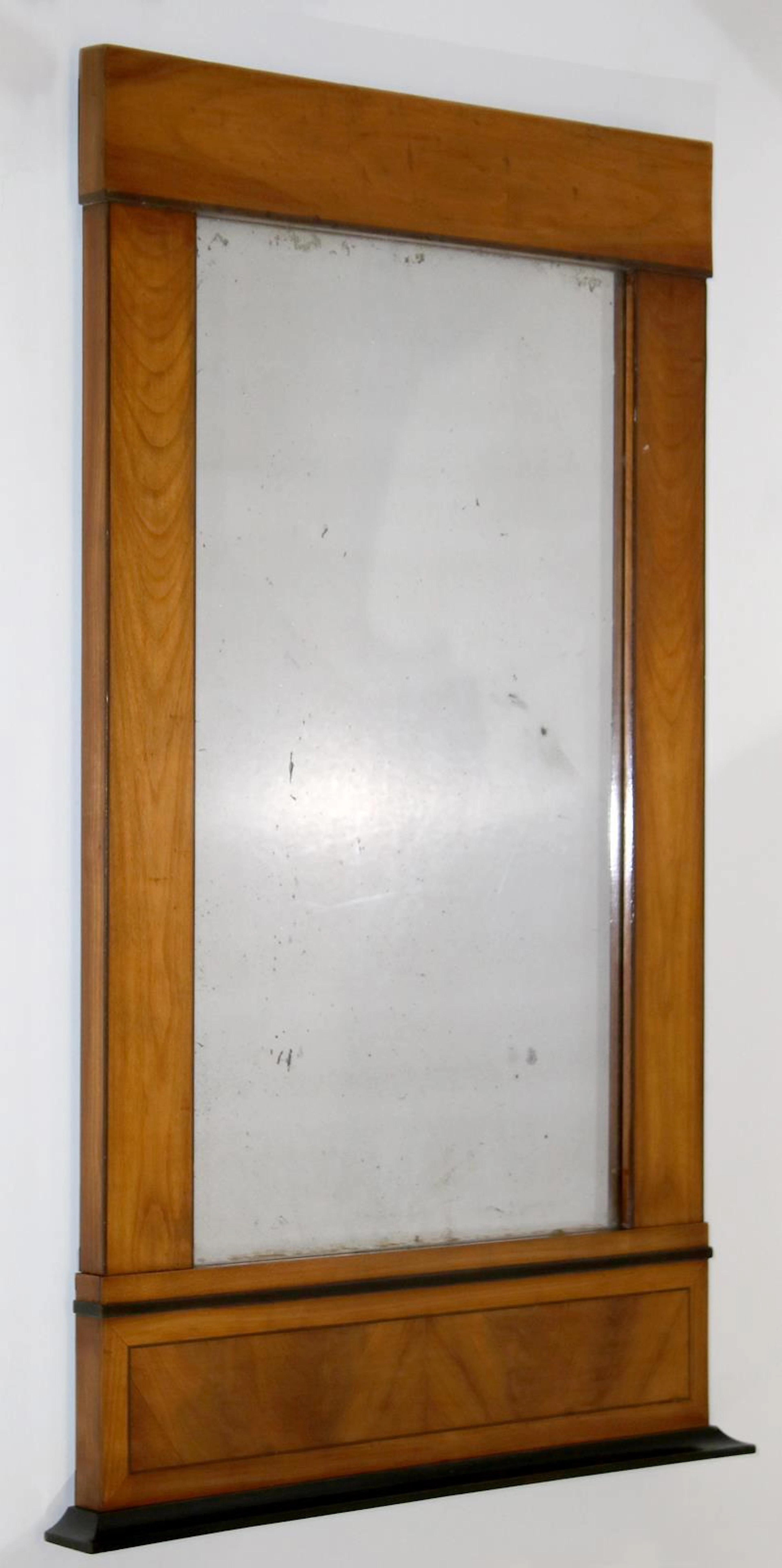 Paar Biedermeier Spiegel. Davon ein Pfeilerspiegel. Teilebonisiert. 87