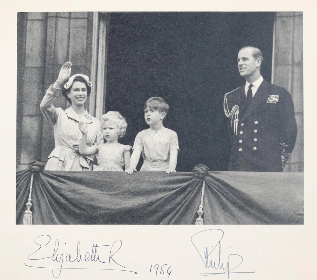 Elizabeth und Philip mit Ihren Kindern. Originalfoto von Königin Elizabeth