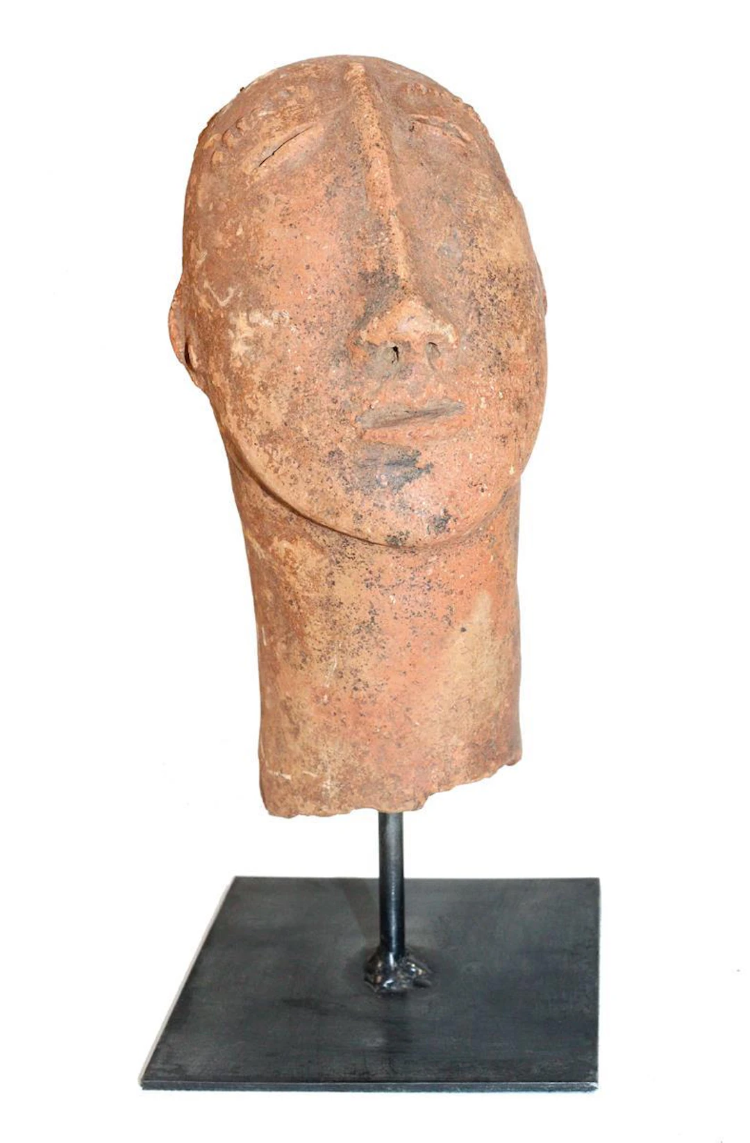 Bura Asinda Sikka Niger. Terracottakopf wohl 3 - 11.Jh. Auf Eisenplatte