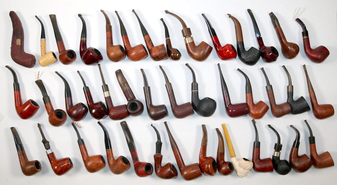 Pfeifensammlung. Slg. aus 40 Pfeifen namhafter Hersteller. Dabei: