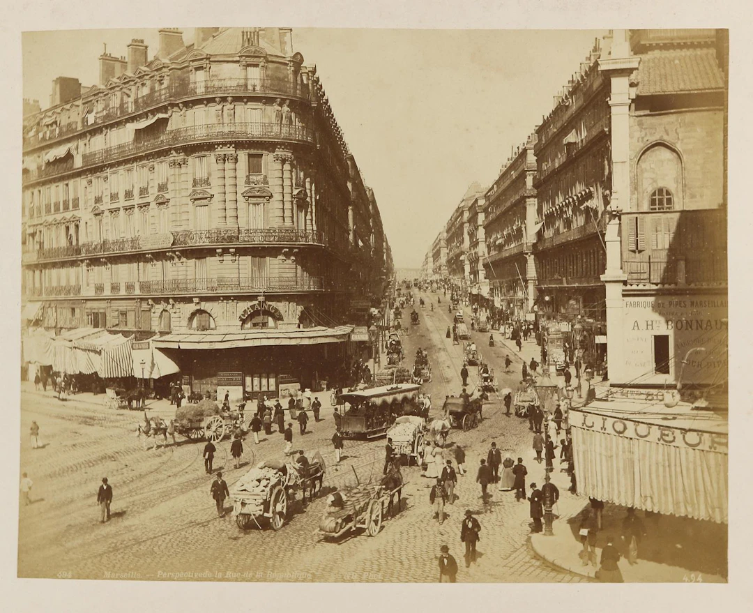 Marseille. 8 Photographien. Ansichten des Hafens