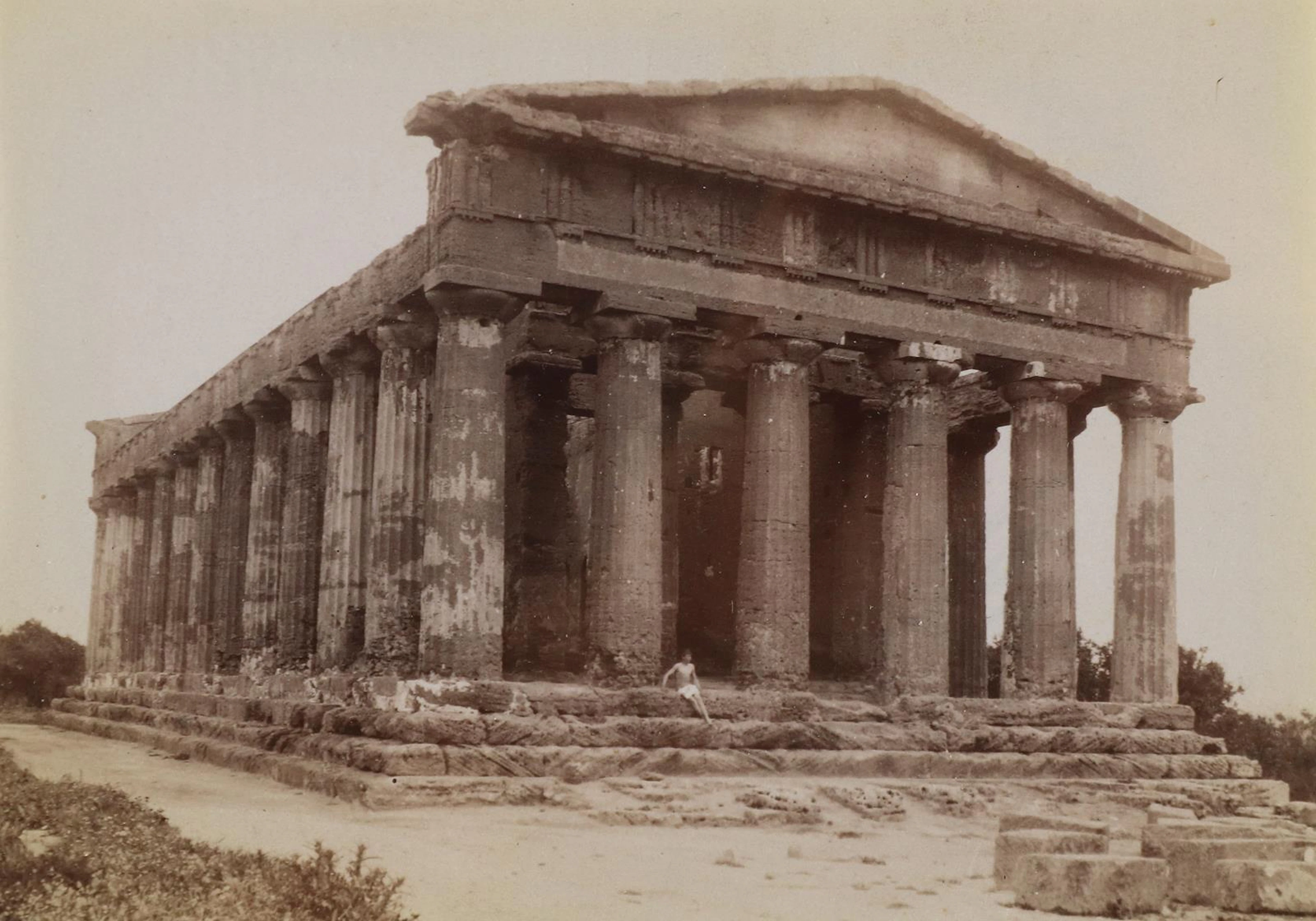 Gloeden, Wilhelm von (1856 Volkshagen - Taomina 1931). Tempio della