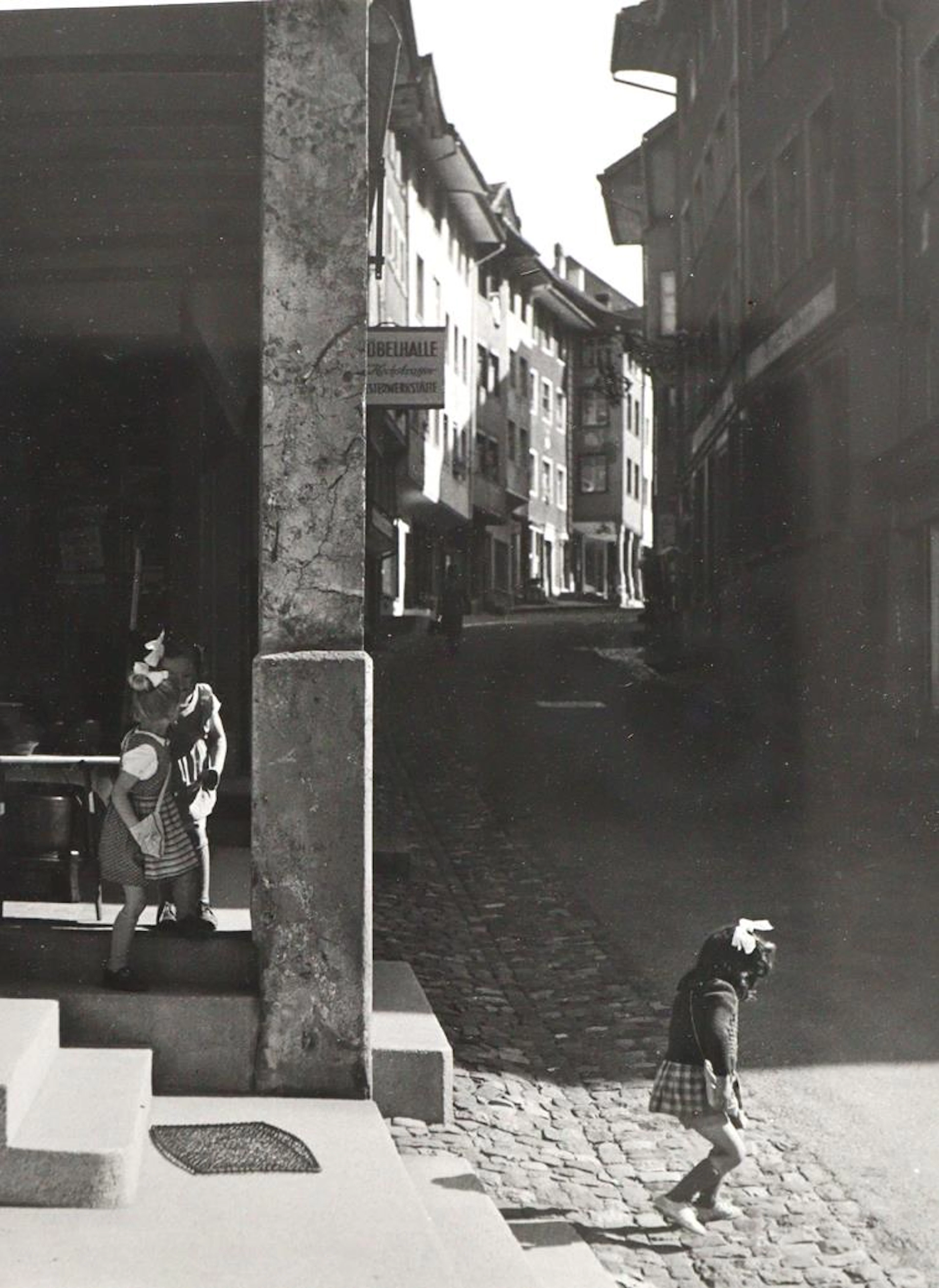 Sammlung von 160 historischen Photographien u. Ansichtskarten. Versch.