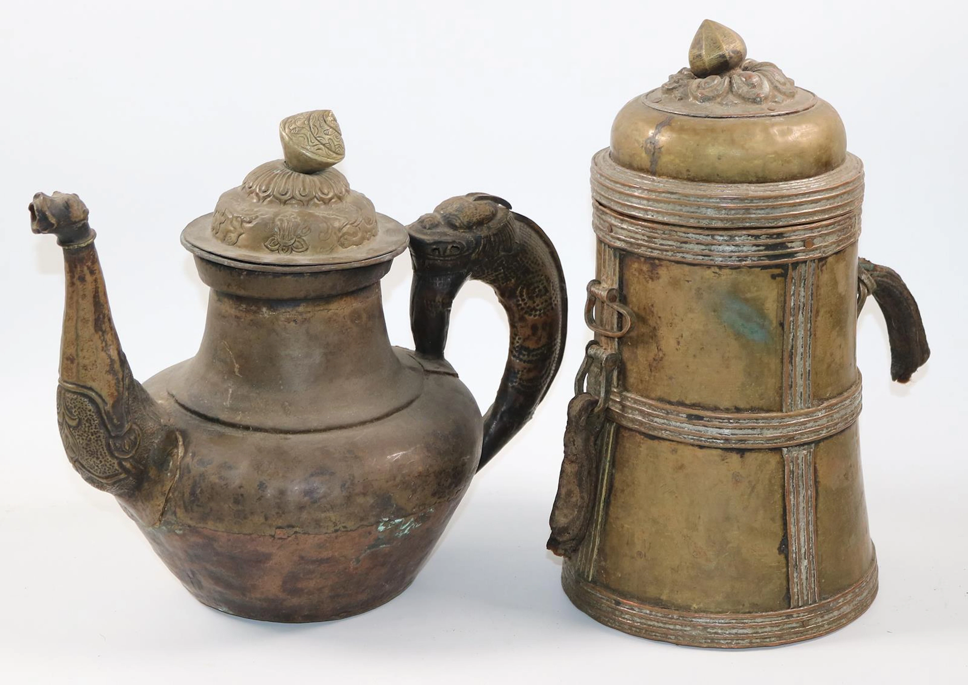 Tibet 19.Jh. Teekanne Gsol mit Drachenhenkel u