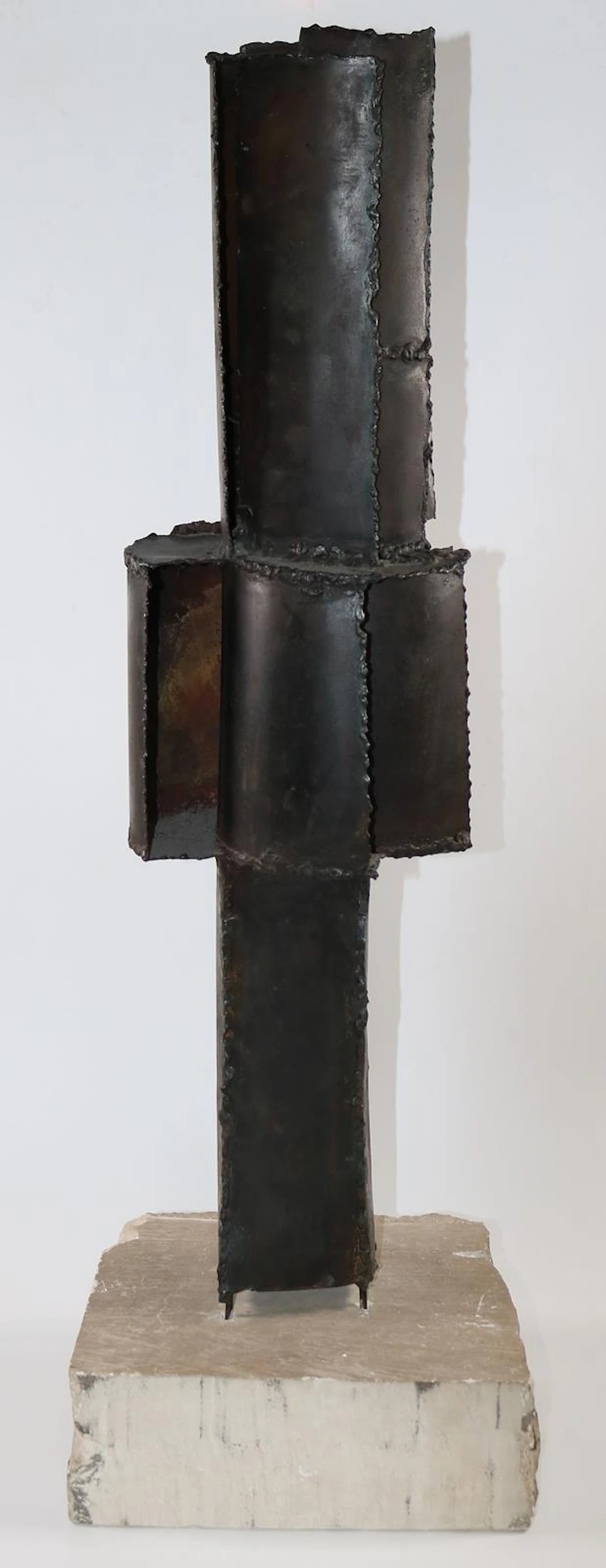 Gedrehte Säule. 20. Jh. Unbekannter Künstler. Geschweiste Metallskulptur