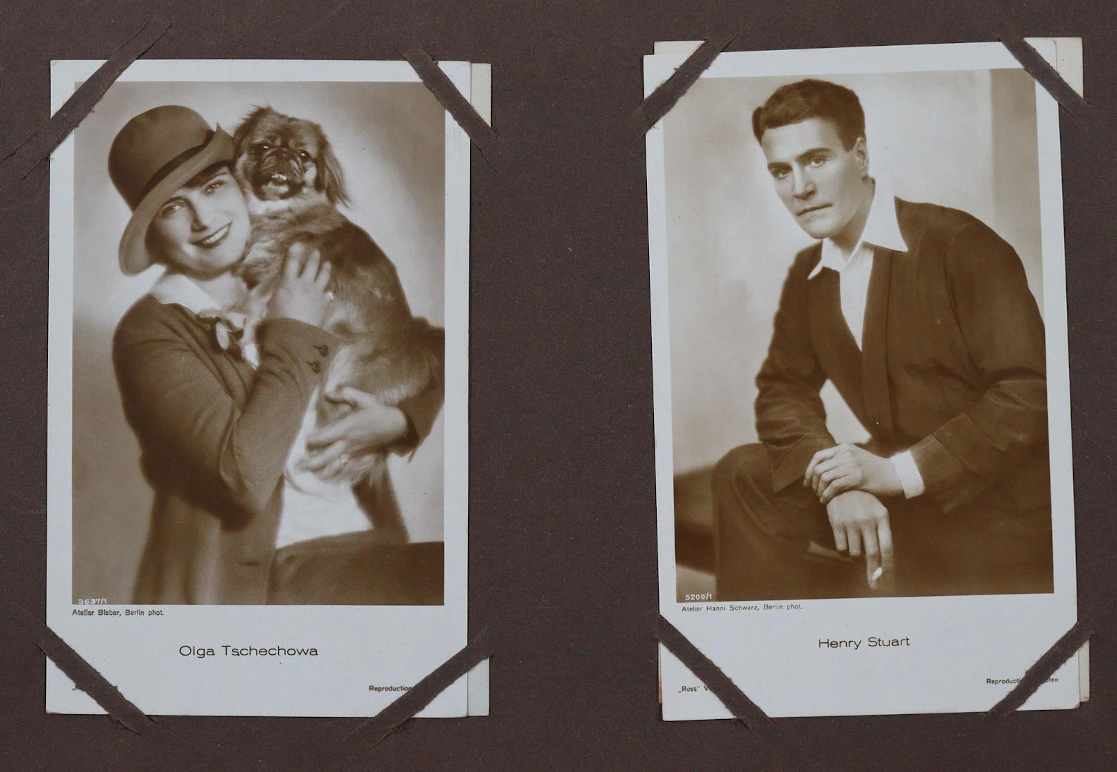 Album mit ca. 50 gesteckten Studiophotogr. versch. Filmschauspieler