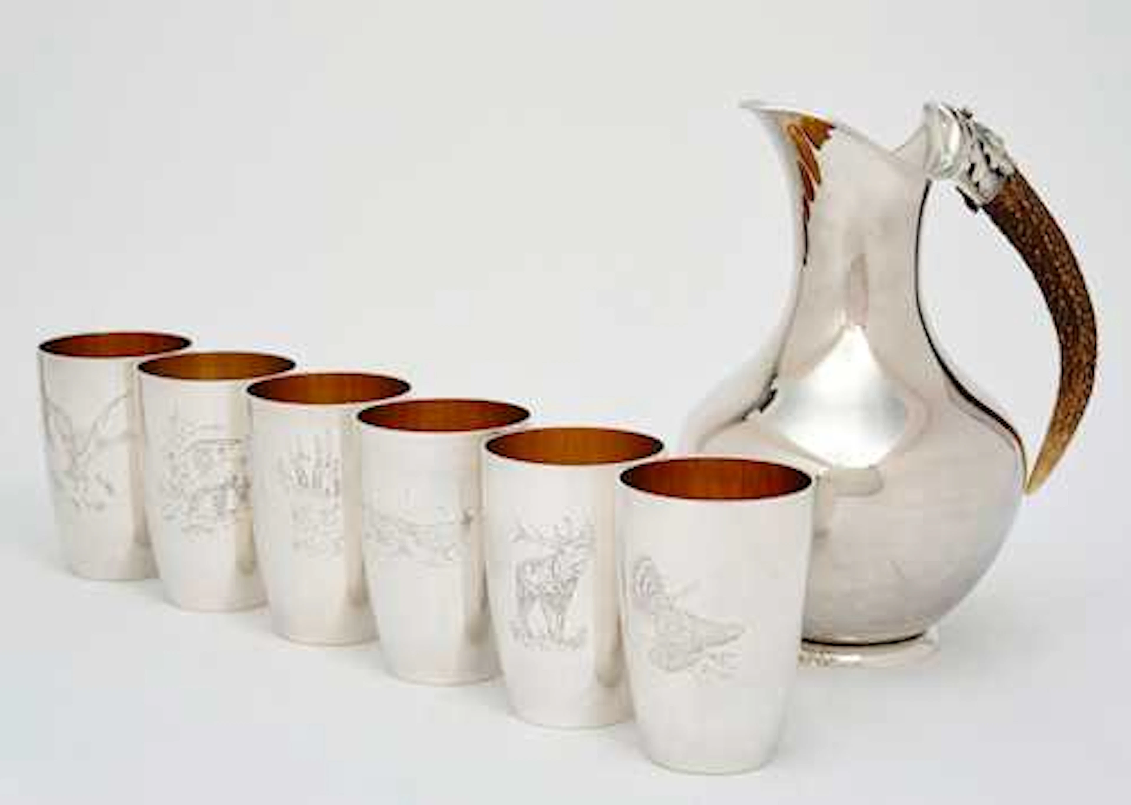 POURING EWER WITH SIX BEAKERS