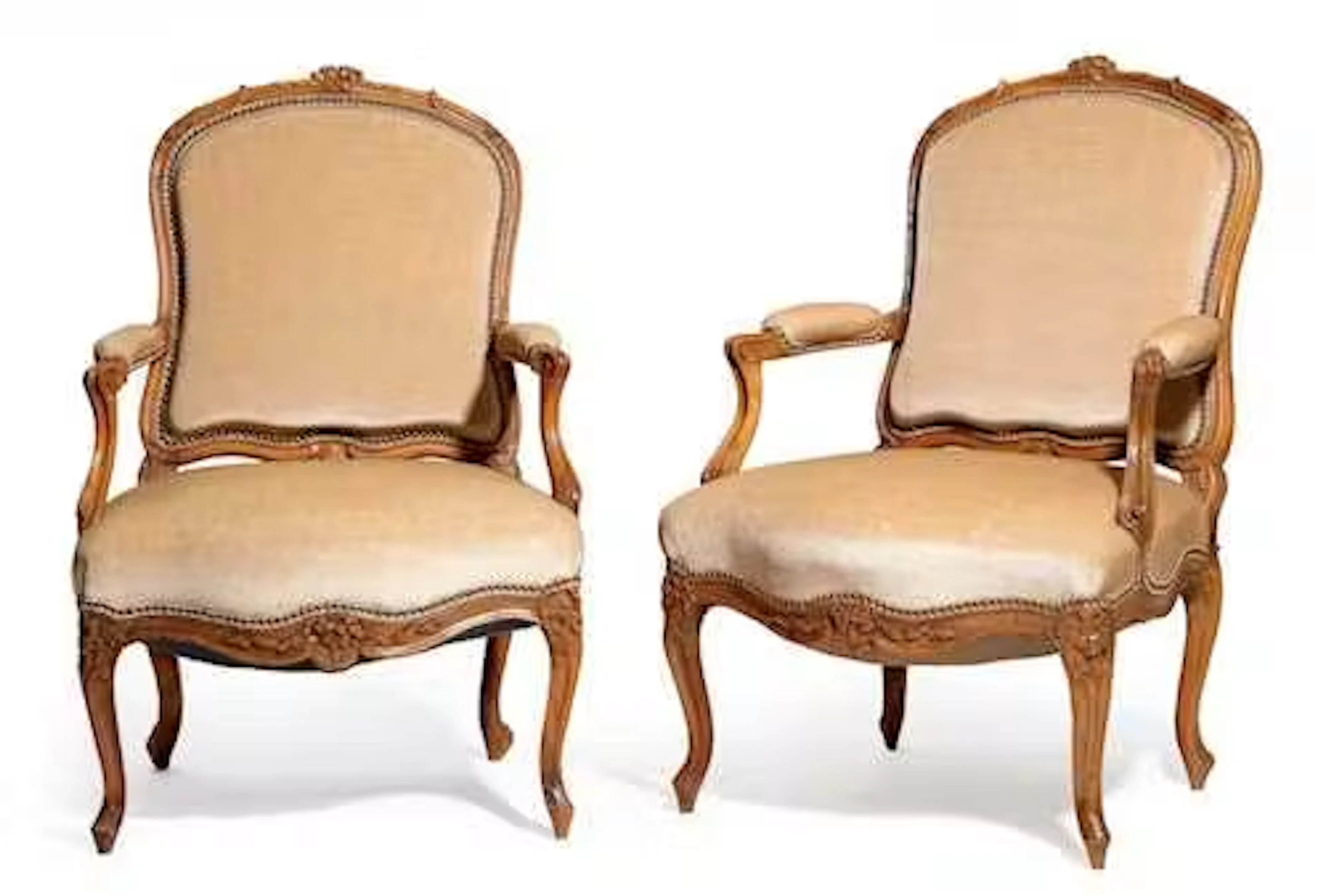 PAIR OF FAUTEUILS 'À LA REINE'