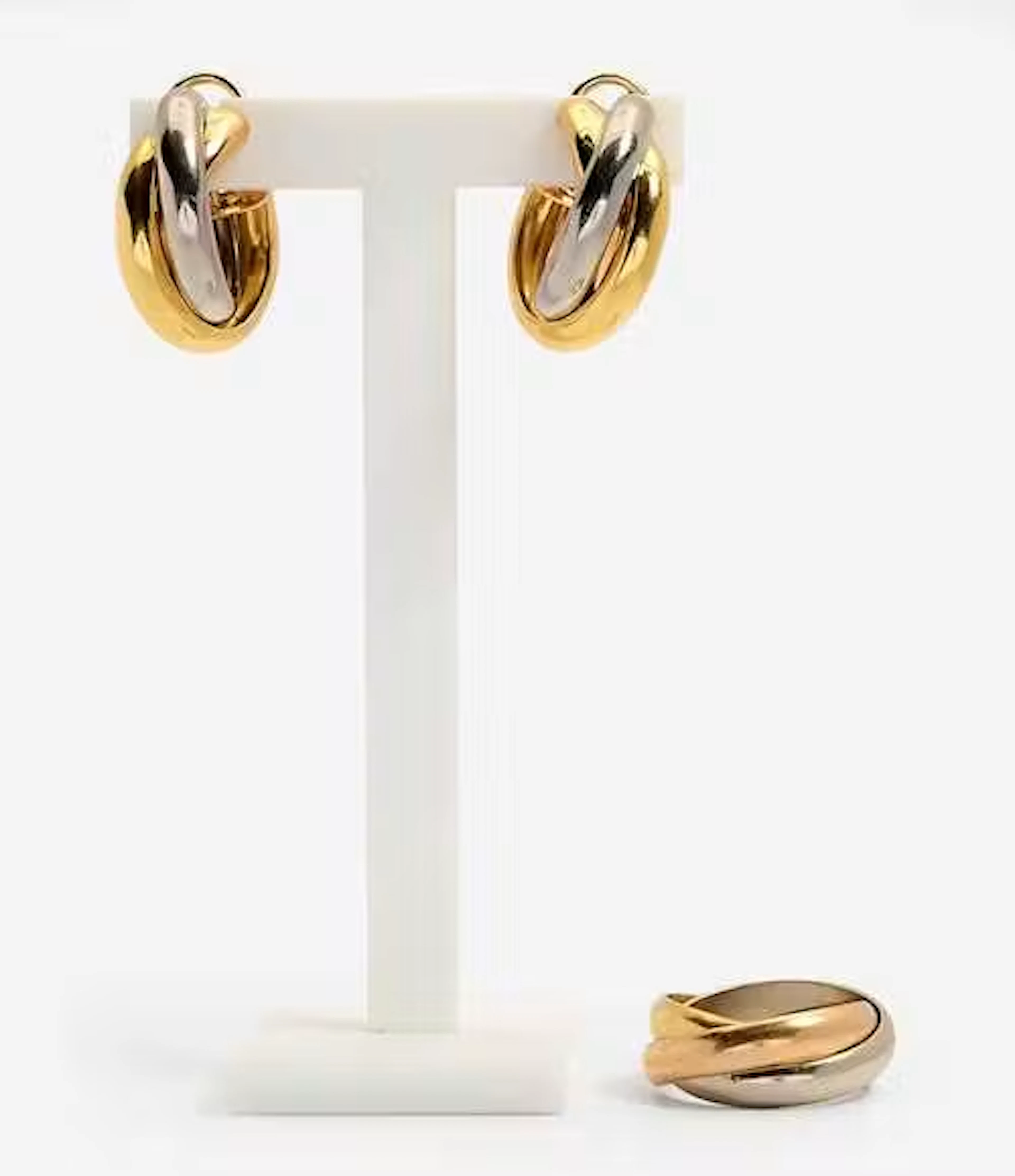 GOLD RING AND EARCLIPS, CARTIER