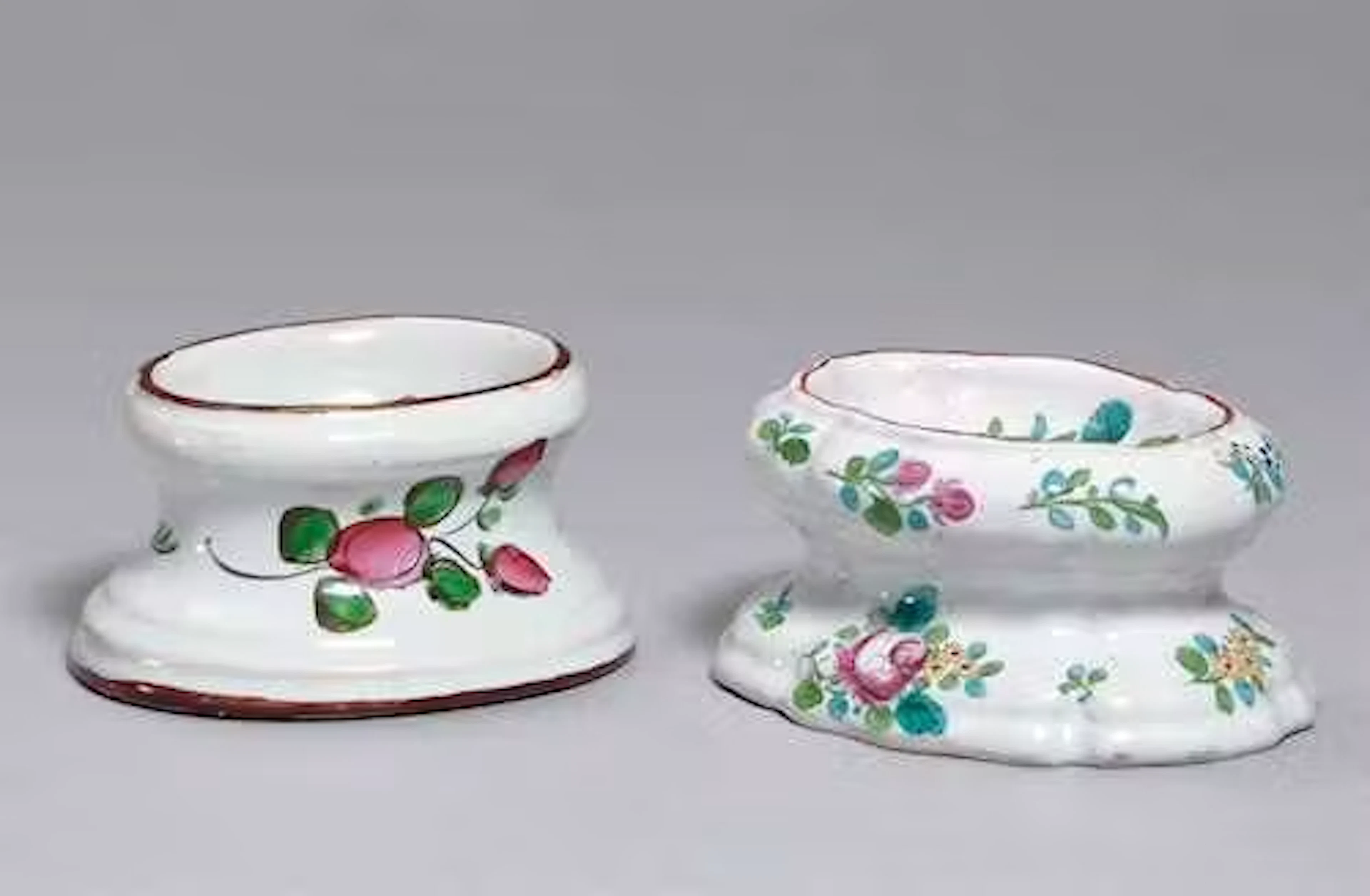 TWO SALIÈRES