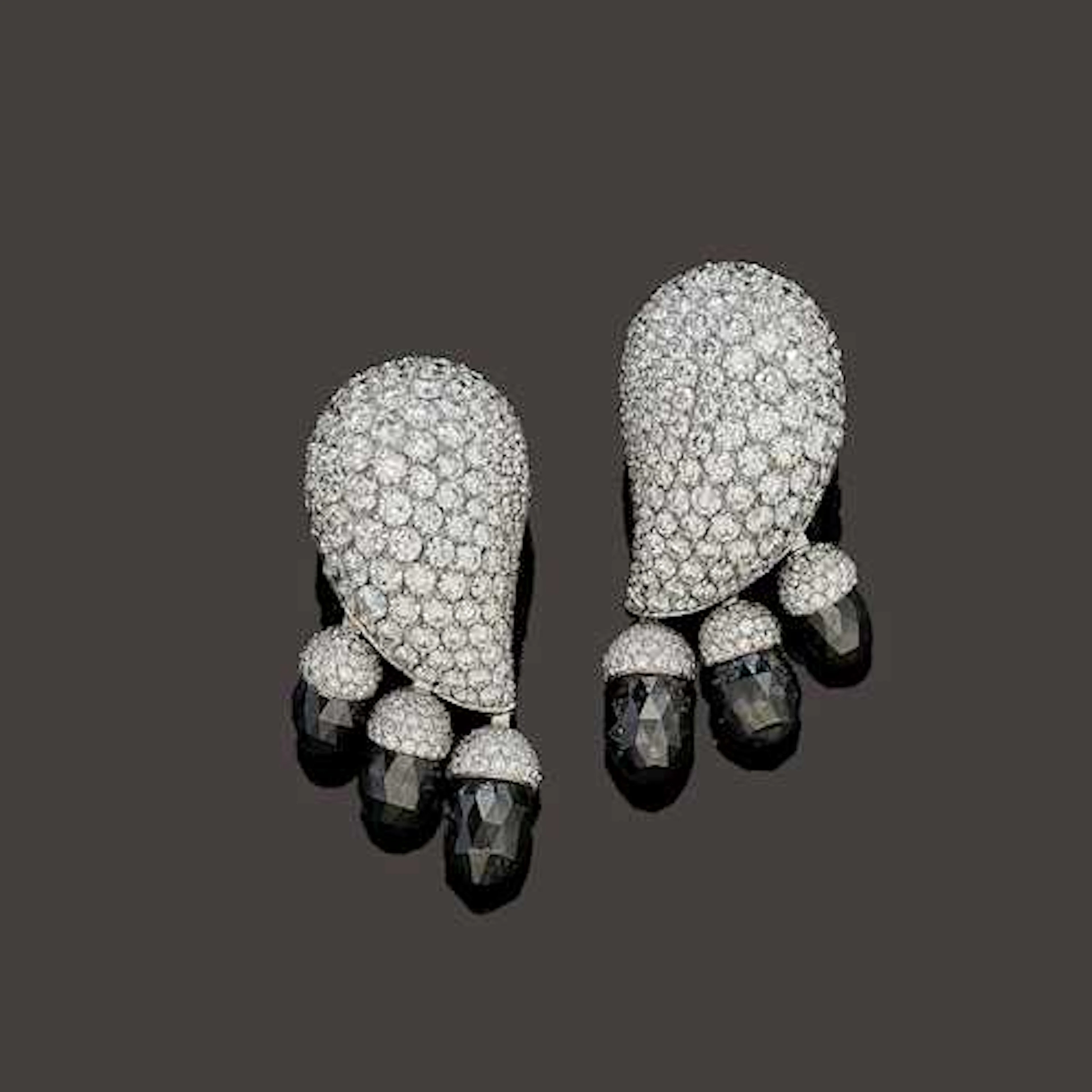 DIAMOND EARCLIPS, DE GRISOGONO
