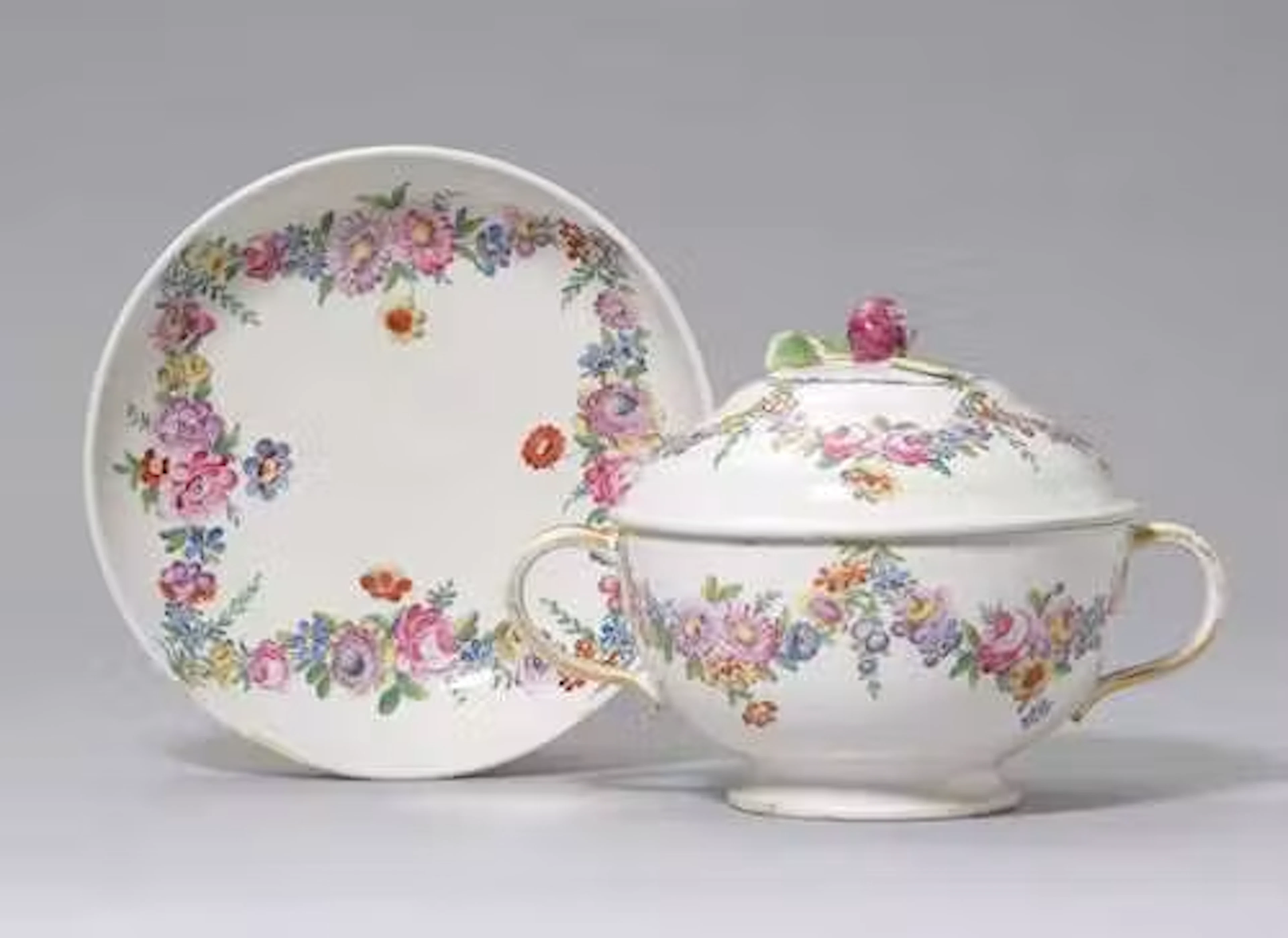 SMALL TUREEN WITH FLOWER FESTOONS