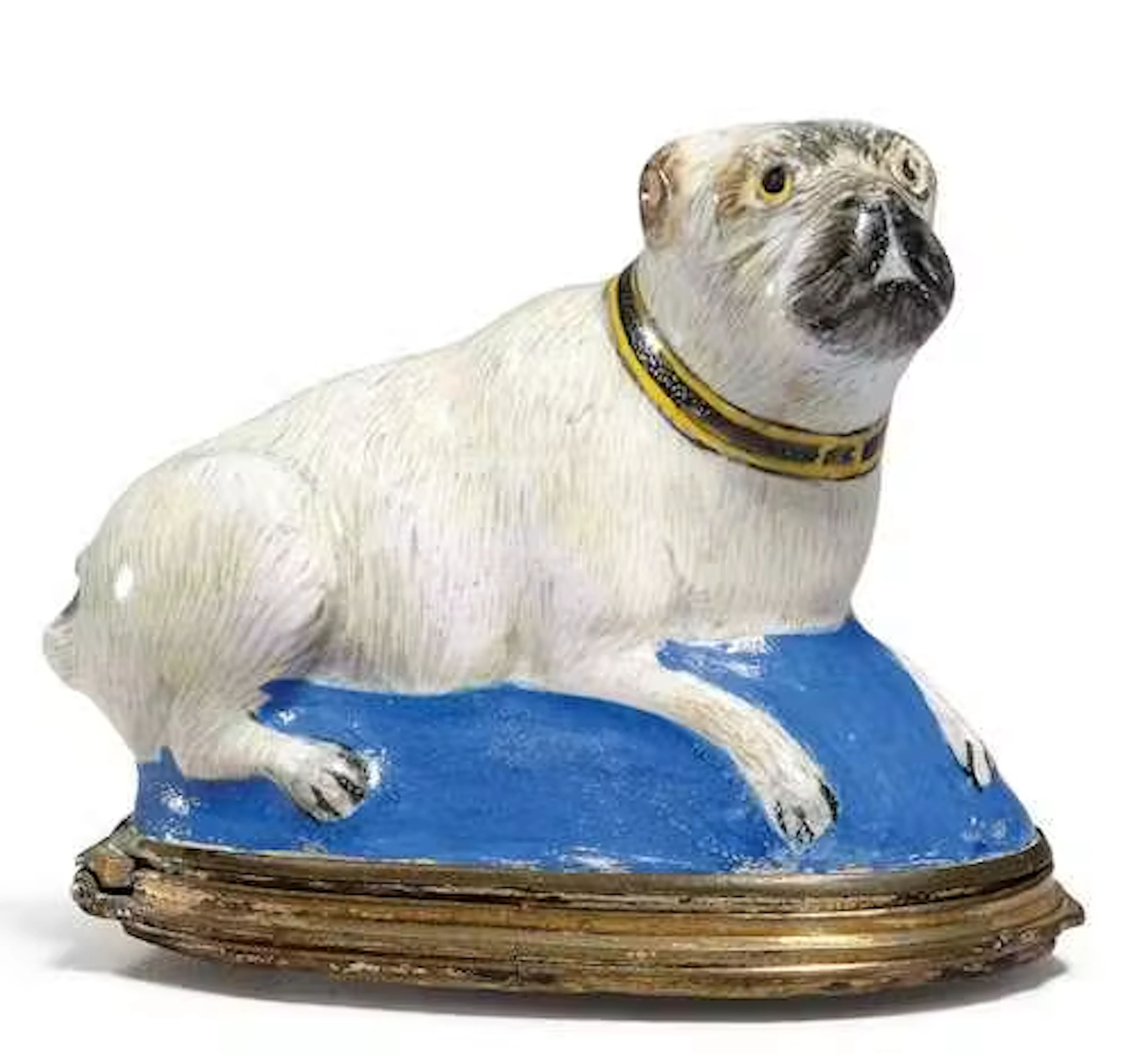 TABATIÈRE IN THE FORM OF A RECUMBENT PUG