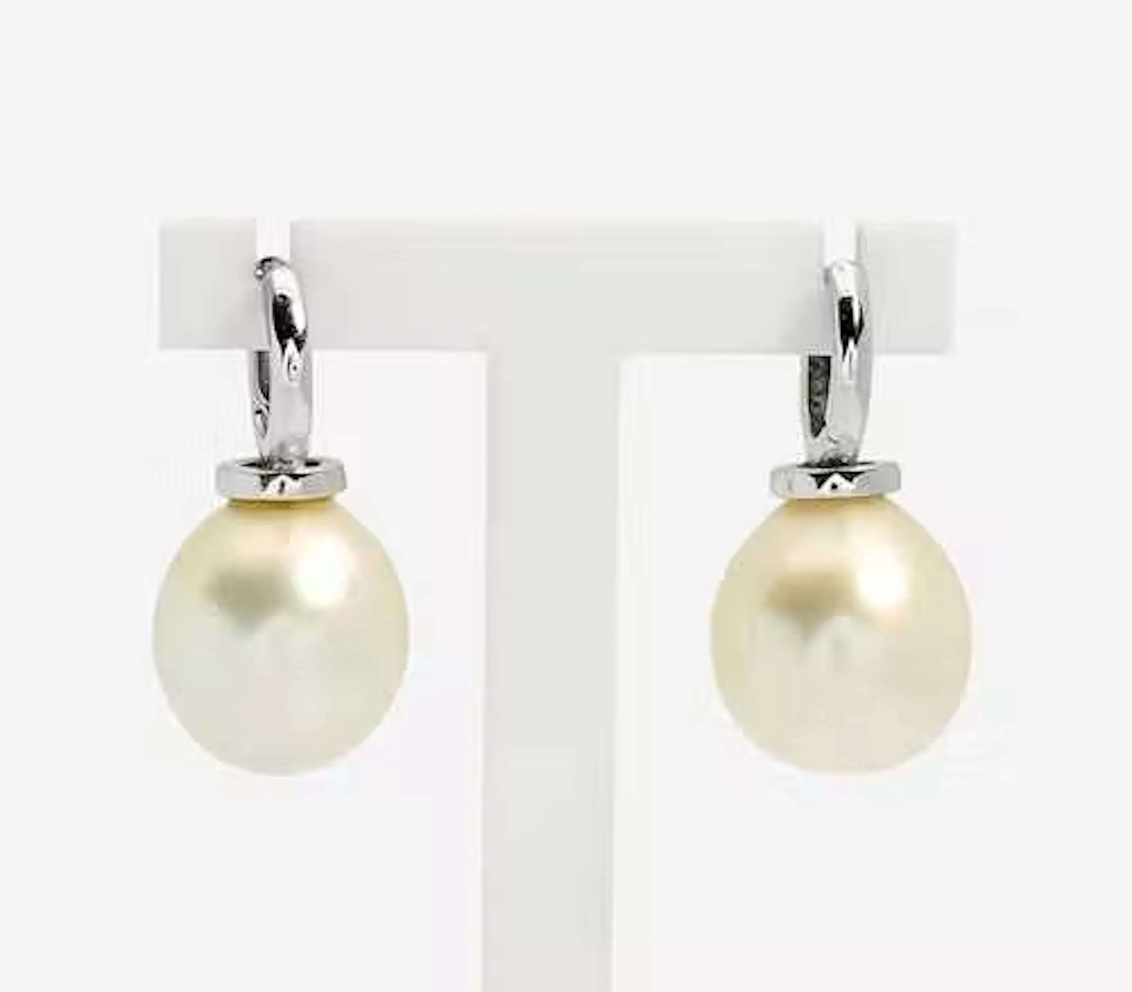 PEARL EAR PENDANTS