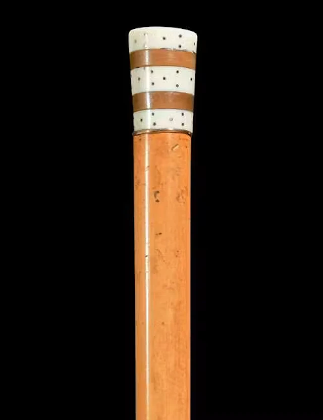 WALKING STICK WITH 'GOLD PIQUÉ' DECORATION