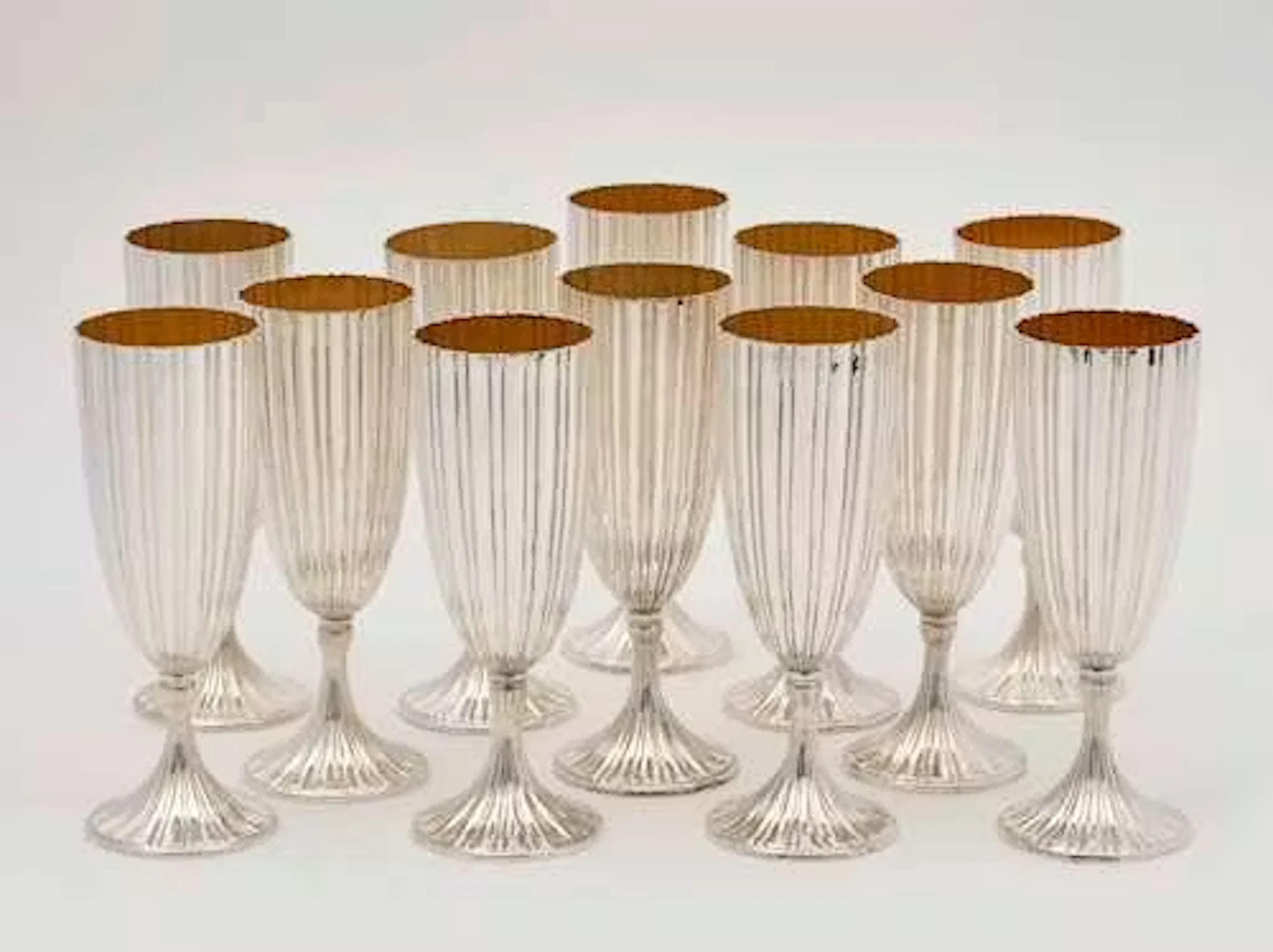 12 CHAMPAGNE GLASSES