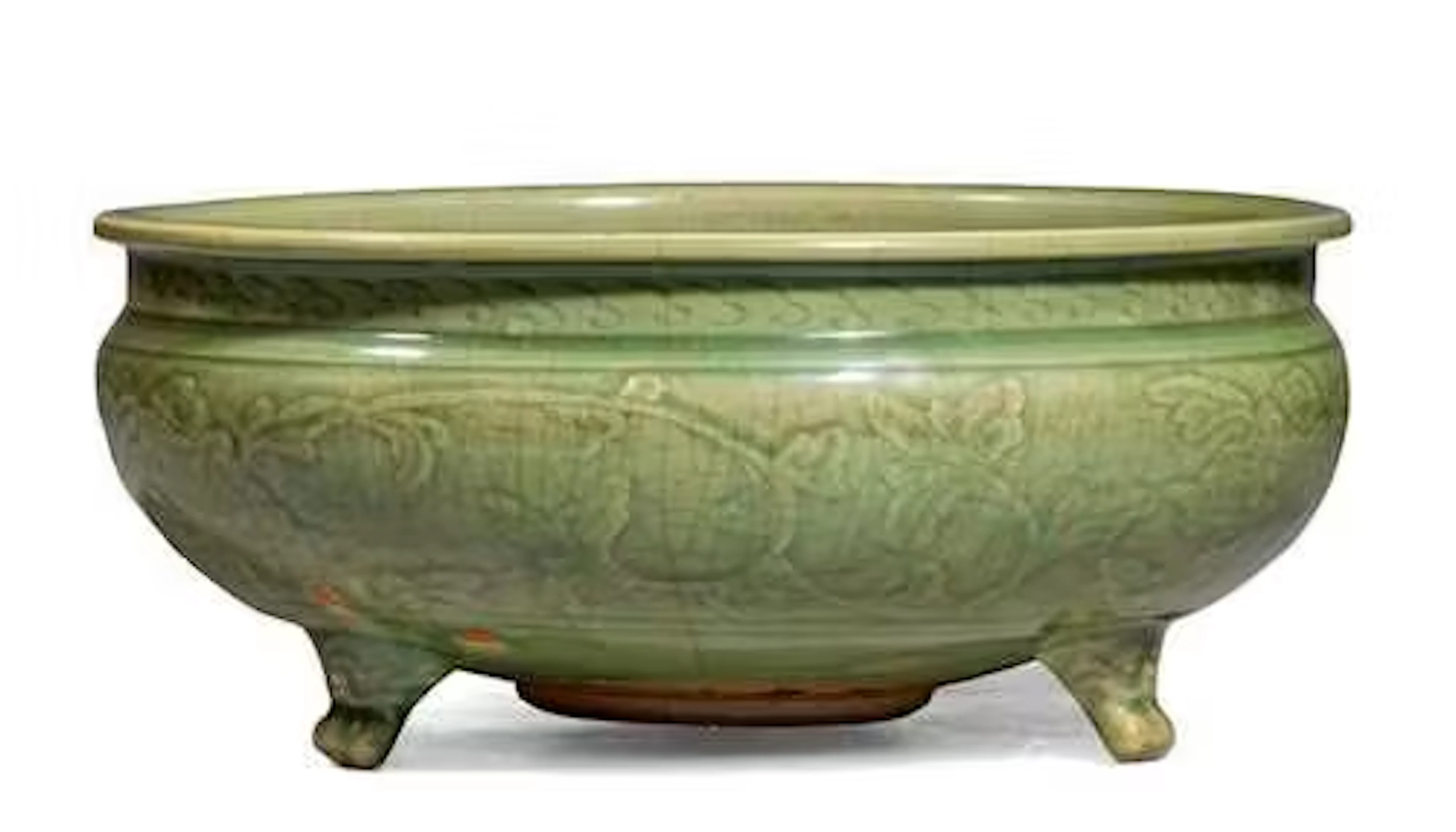 A LARGE LONGQUAN CELADON TRIPOD CENSER