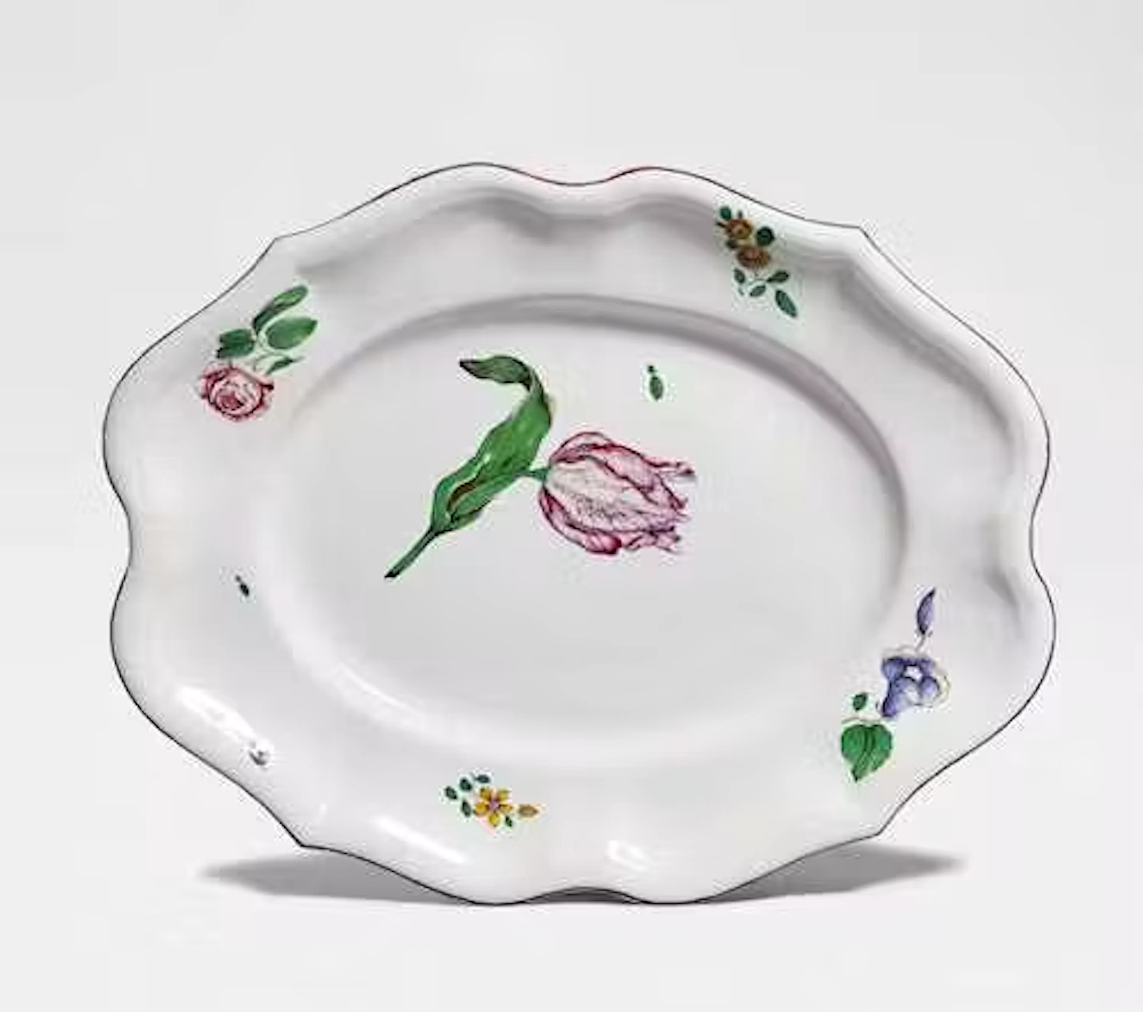 OVAL PLATE WITH A TULIP