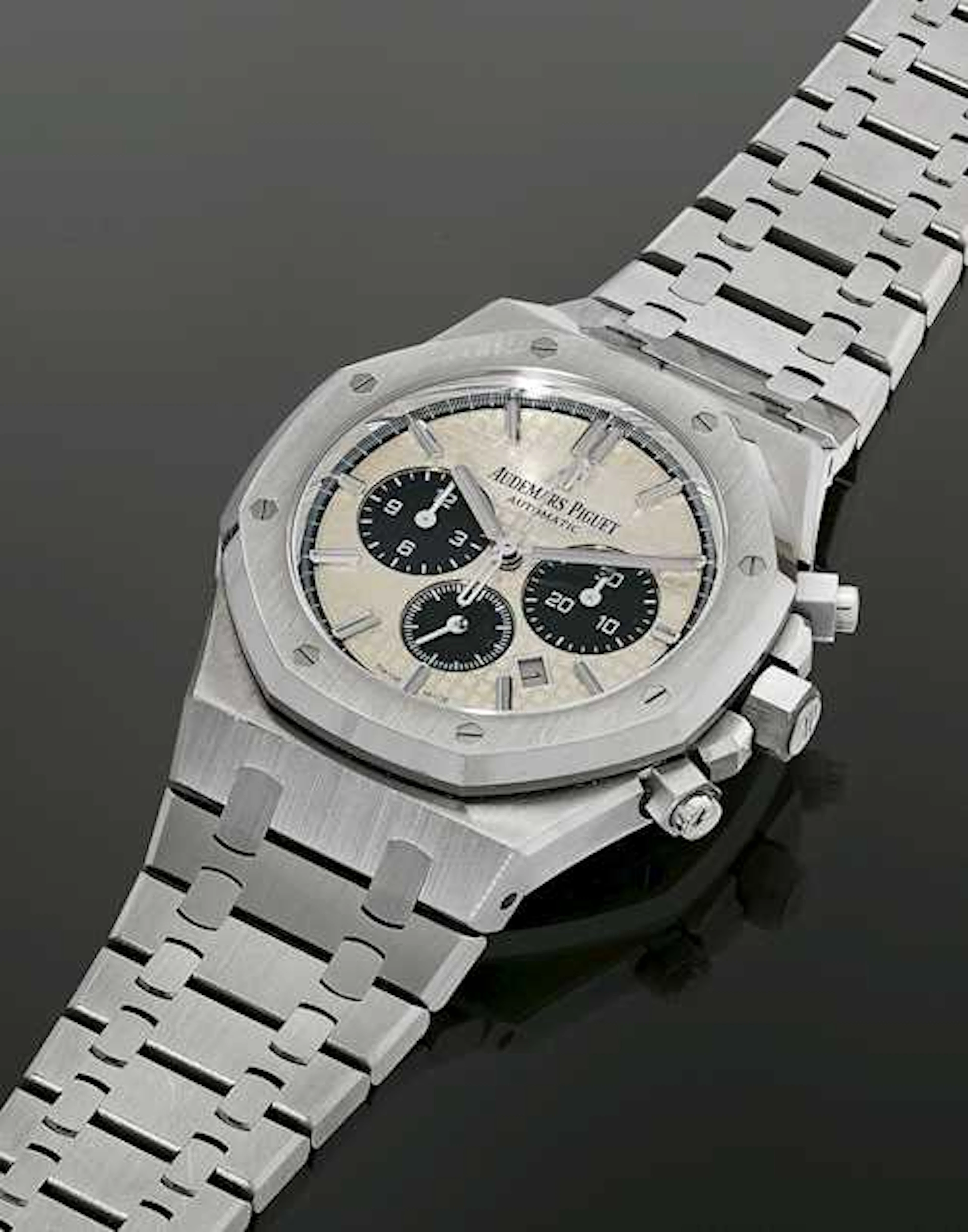 Audemars Piguet, attractive Royal Oak Chronograph, 2019.