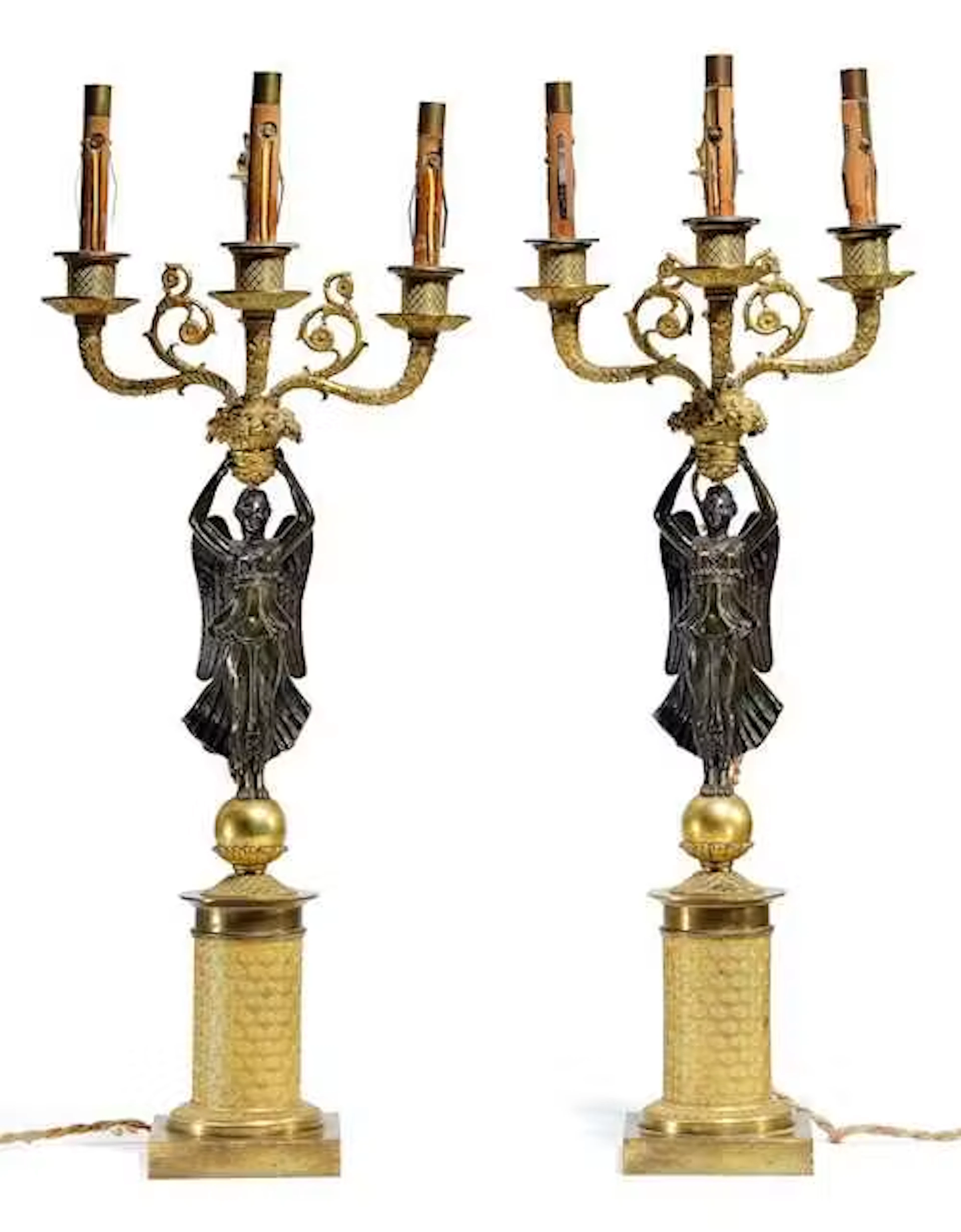 PAIR OF CANDELABRA “AUX VICTOIRES AILÉES”