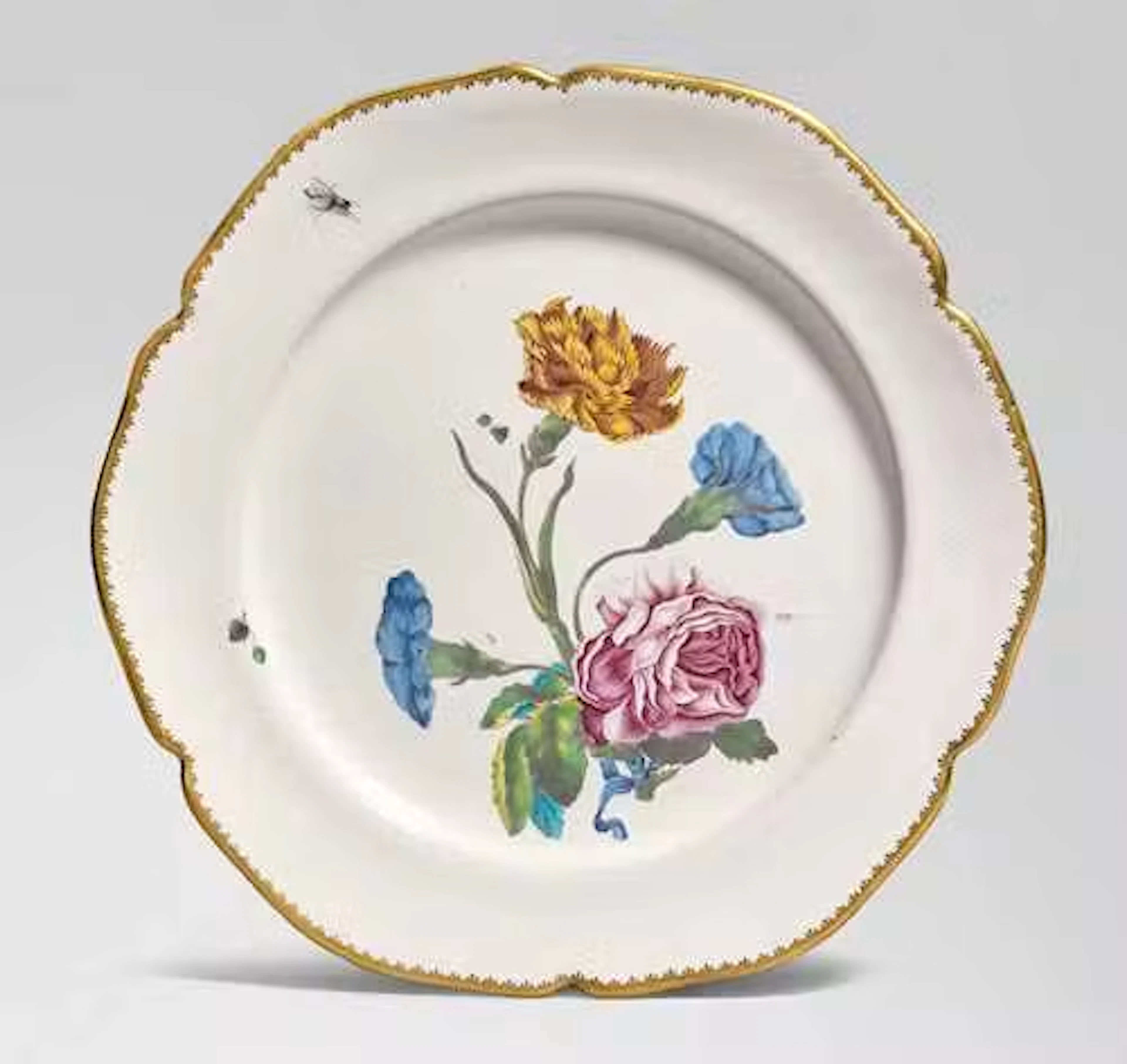 PLATE WITH A GOLD RIM