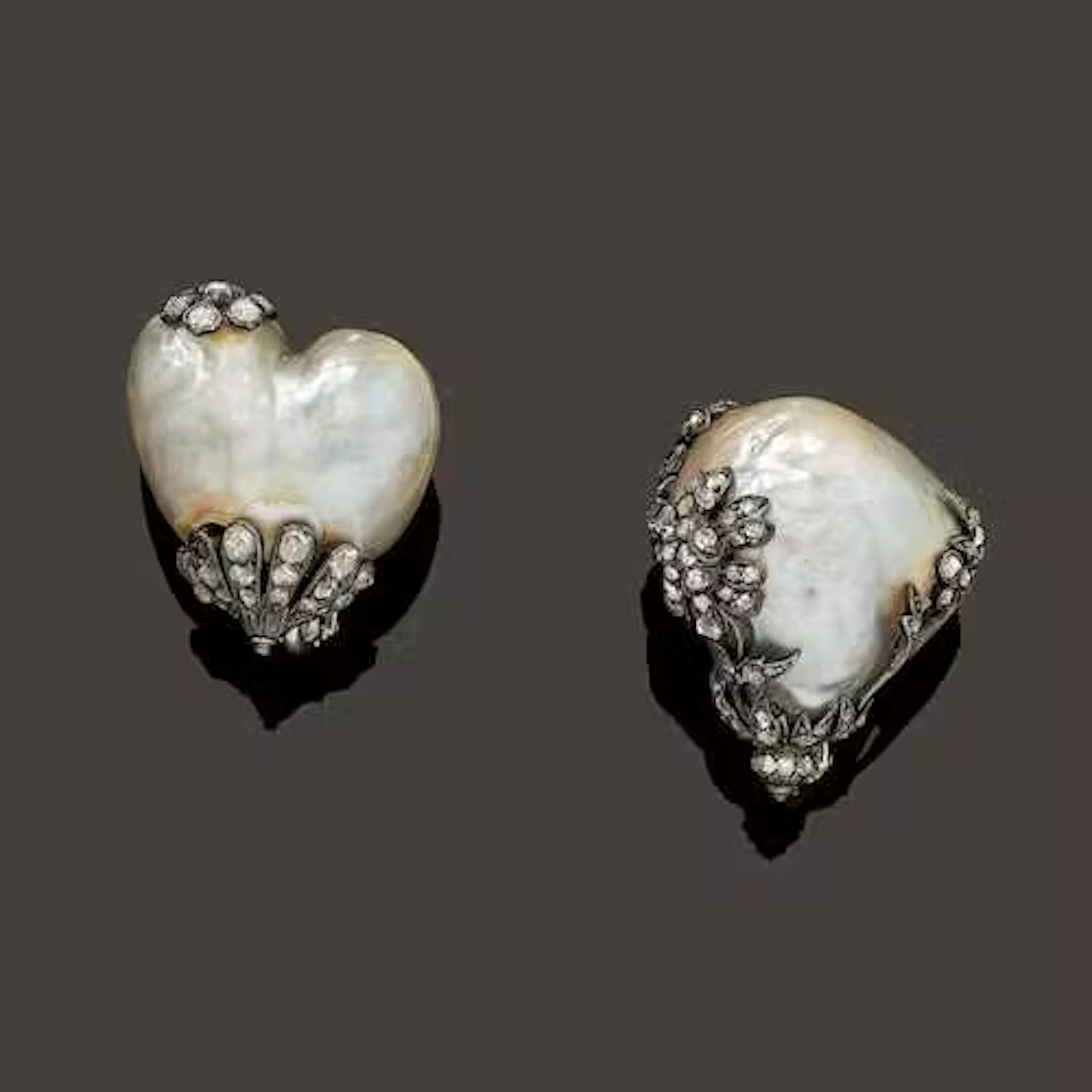 BLISTER PEARL EARCLIPS